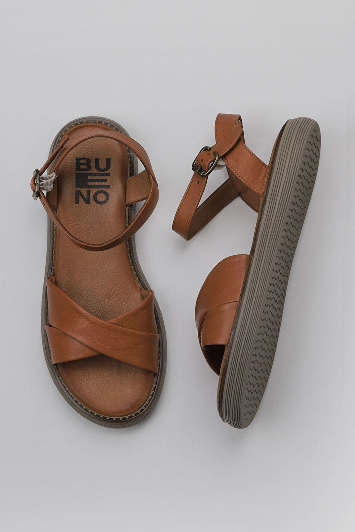 Bueno Shoes Taba Koyu Deri Kadın Düz Sandalet 01wy6605
