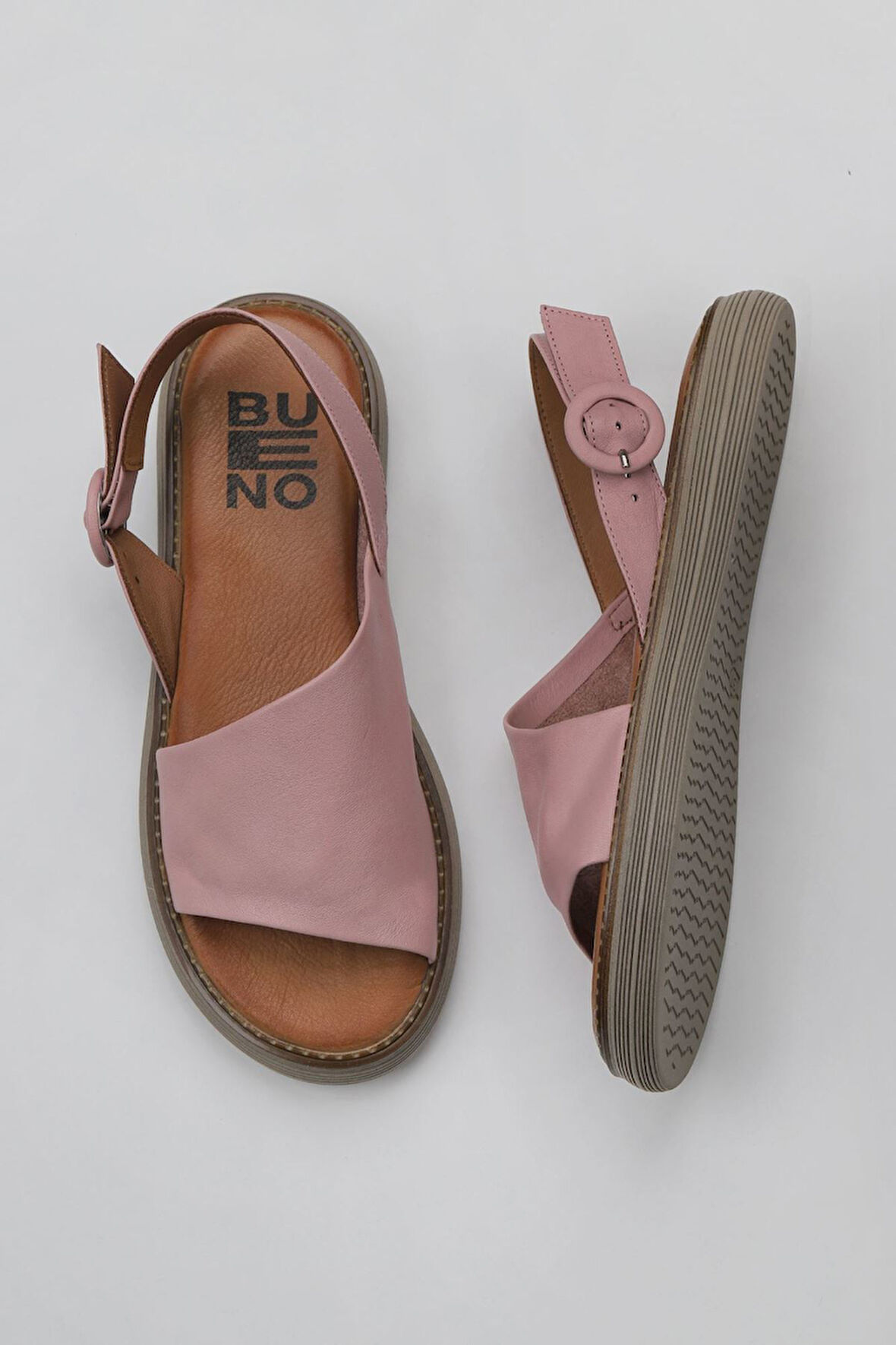 Bueno Shoes Gül Kurusu Deri Kadın Düz Sandalet 01wy6609
