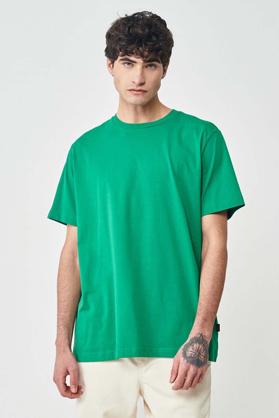 Regular Fit Rahat Kesim %100  Pamuk Kısa Kollu Crew Neck Tişört