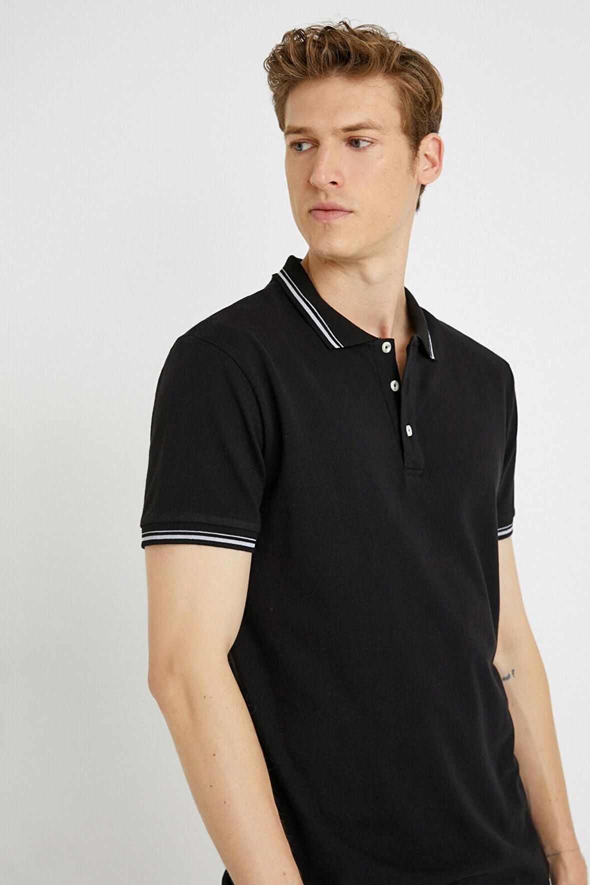 Erkek Siyah T-Shirt 1YAM11203LK