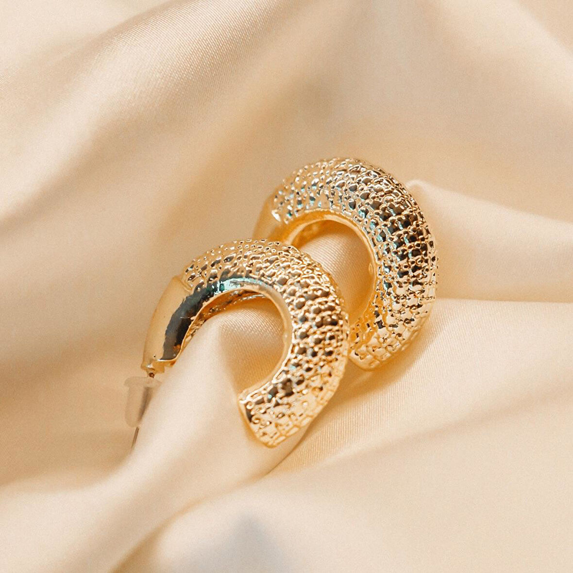 Kadın Altın Dairesel Küpe