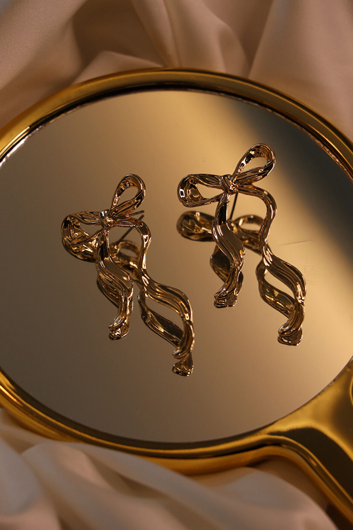 Kadın Altın Fiyonk Küpe