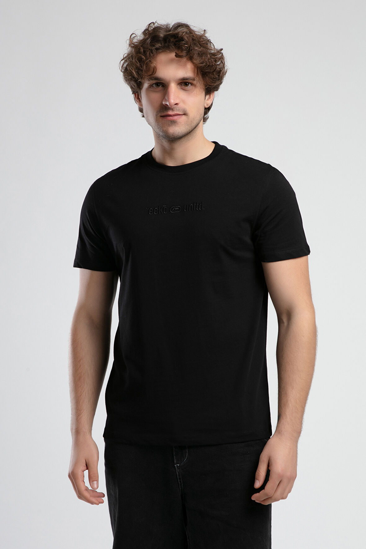 EMPIRE Siyah Bisiklet Yaka Nakışlı Standard Fit Erkek Tshirt