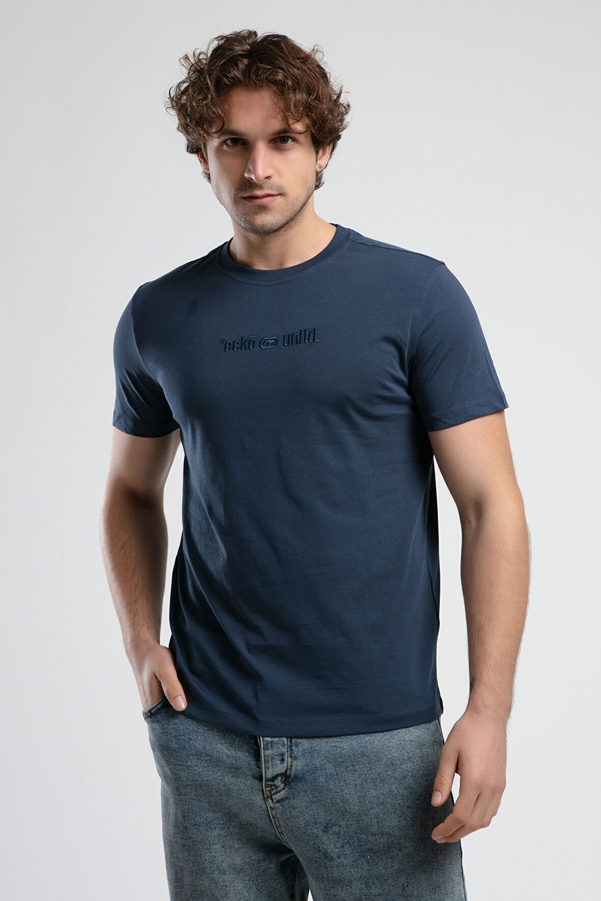 EMPIRE Lacivert Bisiklet Yaka Nakışlı Standard Fit Erkek Tshirt