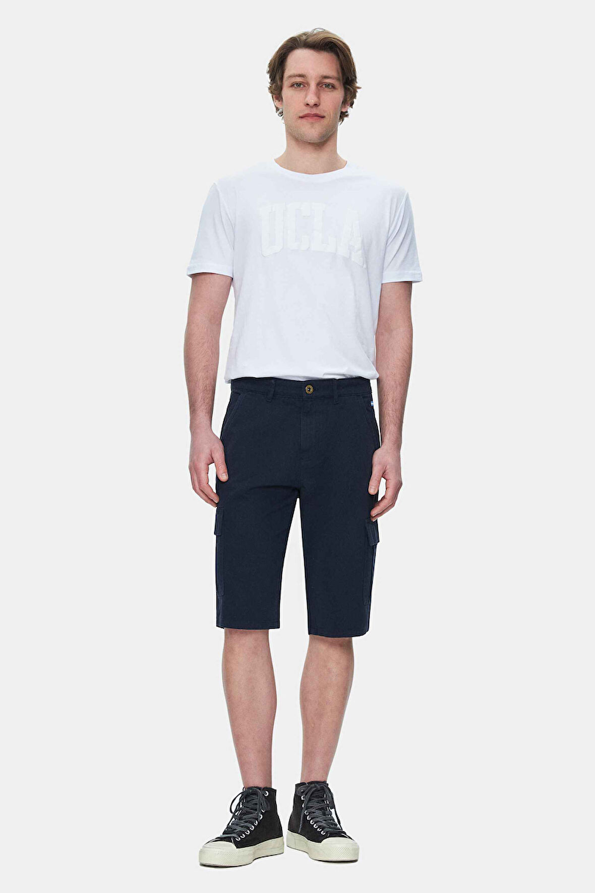 BLEWIN Lacivert Kargo Cepli Gabardin Nakışlı Standard Fit Erkek Şort