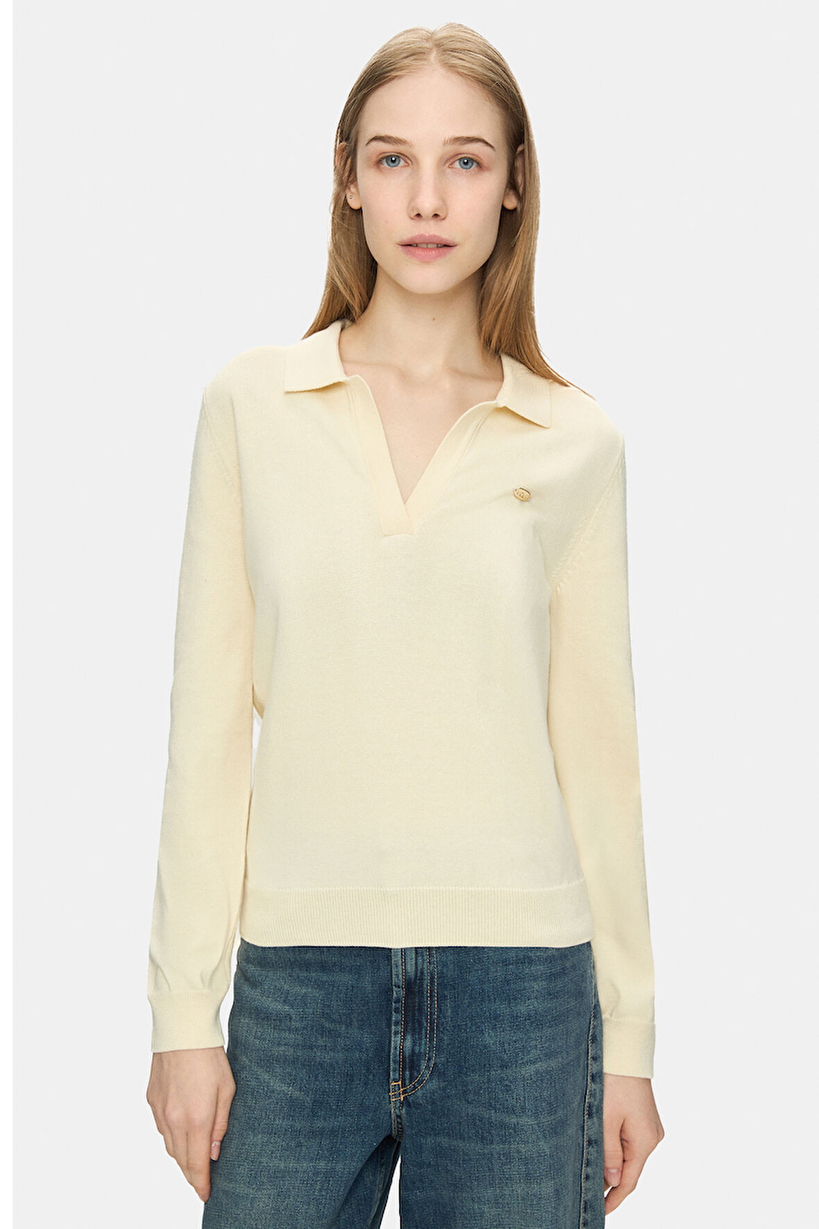 IRENE Kemik Rengi Polo Yaka Triko Metal Logololu Standard Fit Kadın Triko