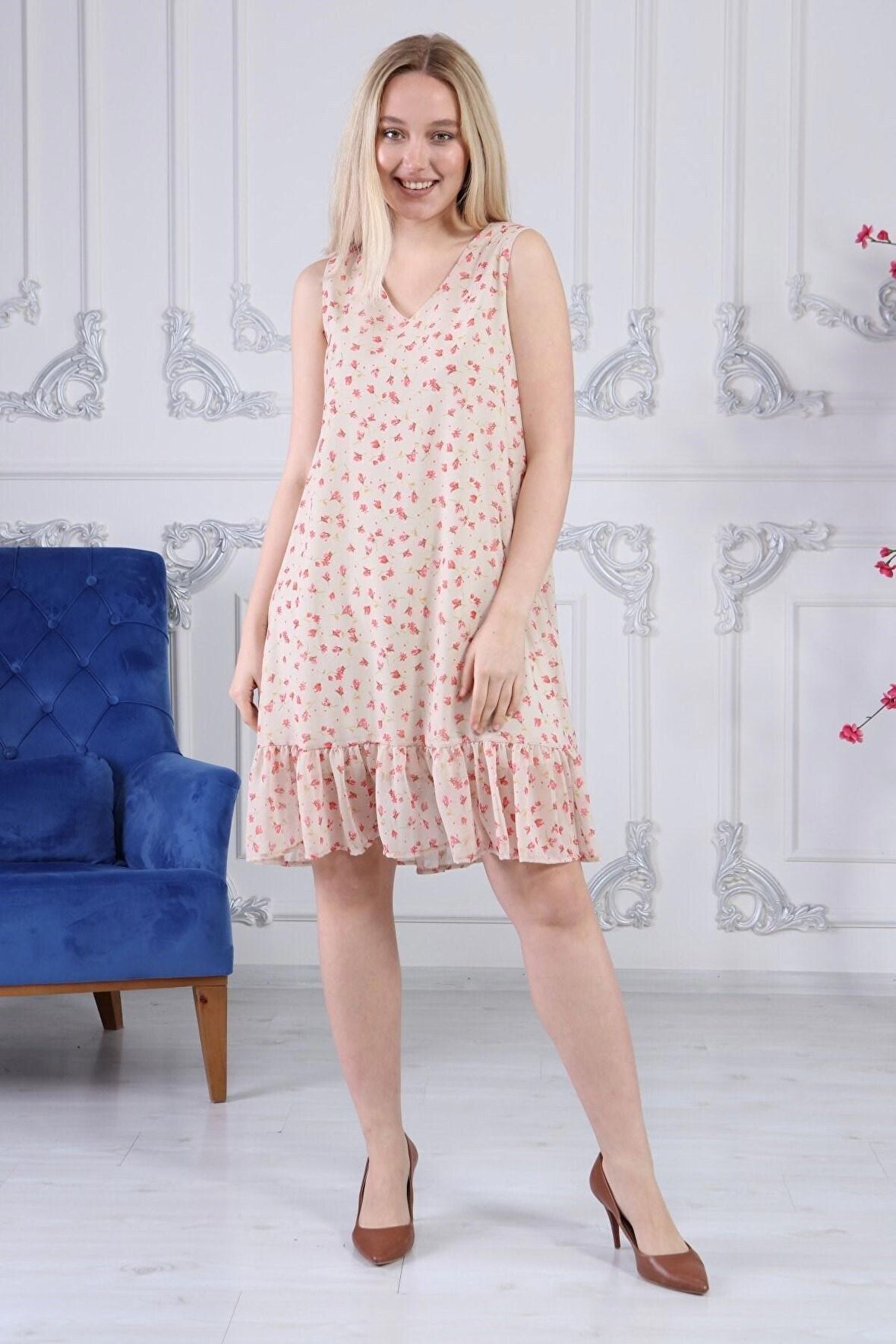 Kadın Büzgü Detaylı V Yaka Midi Boy Emprime Çiçekli Şifon Elbise 4326/95