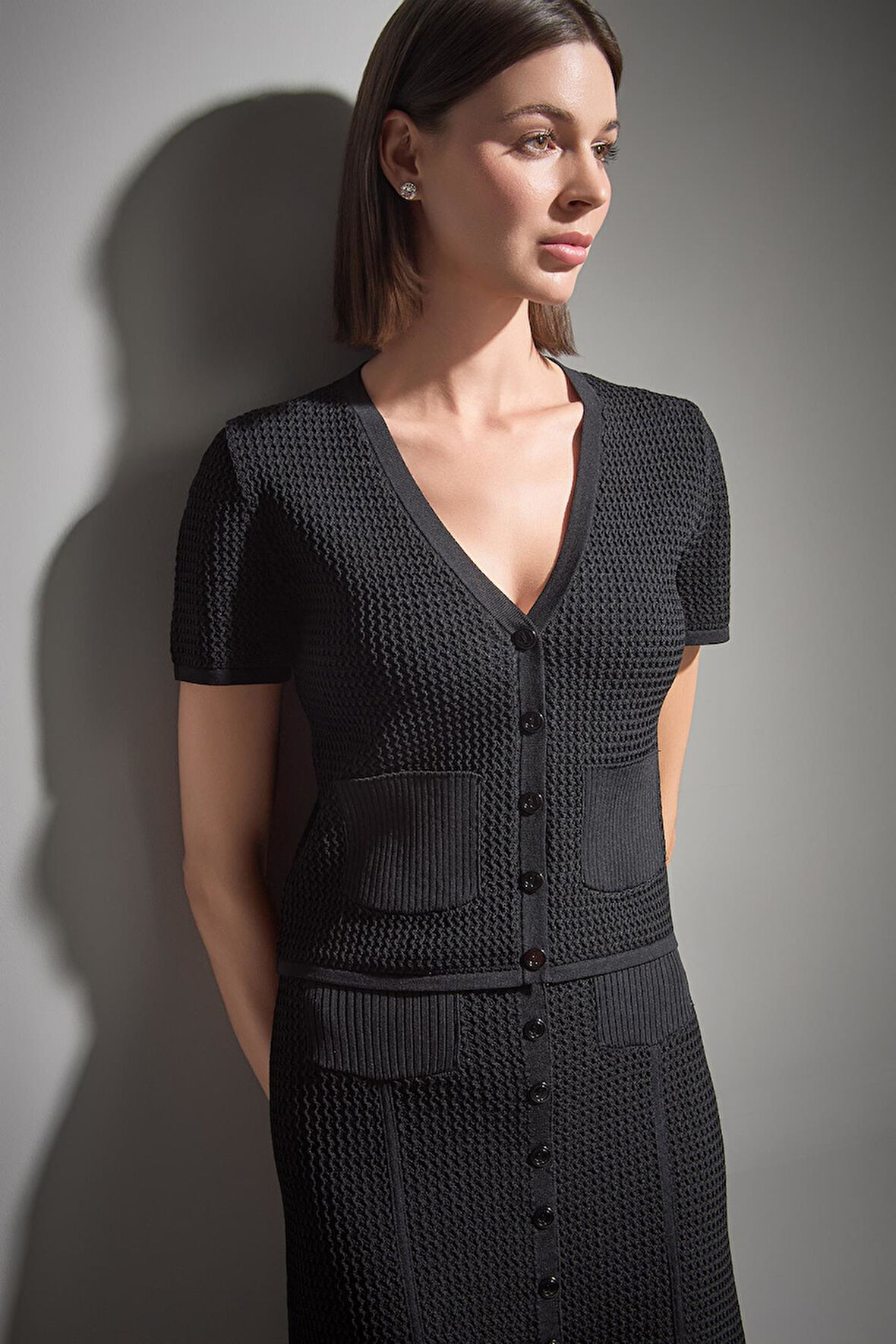 Kısa Kollu Cep Detaylı Siyah Triko Hırka