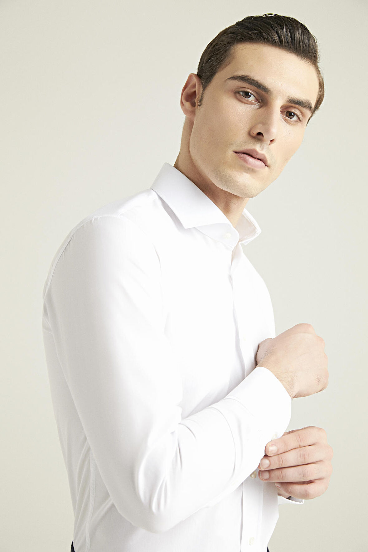 Ds Damat Slim Fit Beyaz Düz Nano Care Gömlek