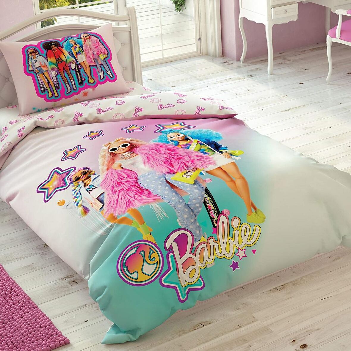 Taç Barbie Extra Lastikli Çarşaflı Çizgi Kahraman Pamuk Çocuk Nevresim Takımı
