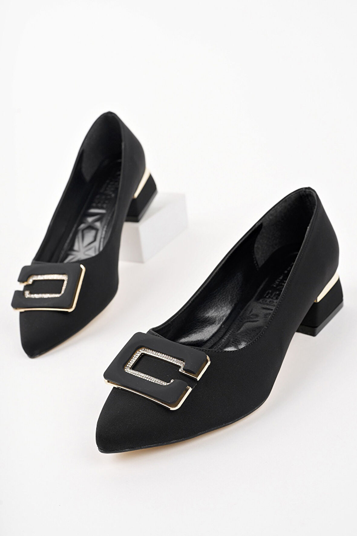 Muggo VENTİ Kalın Topuk Sivri Burun Tokalı Kadın Klasik Topuklu Ayakkabı