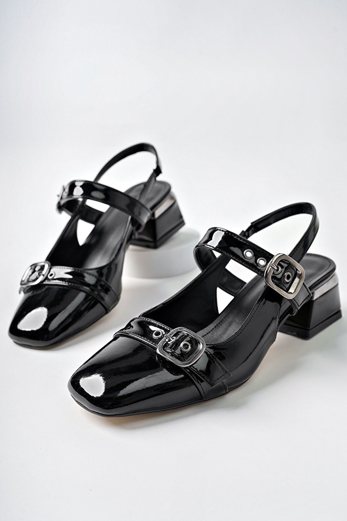 Muggo YUQİ Arkası Açık Küt Burun Çift Kemerli Kadın Günlük Klasik Kısa Topuklu Ayakkabı