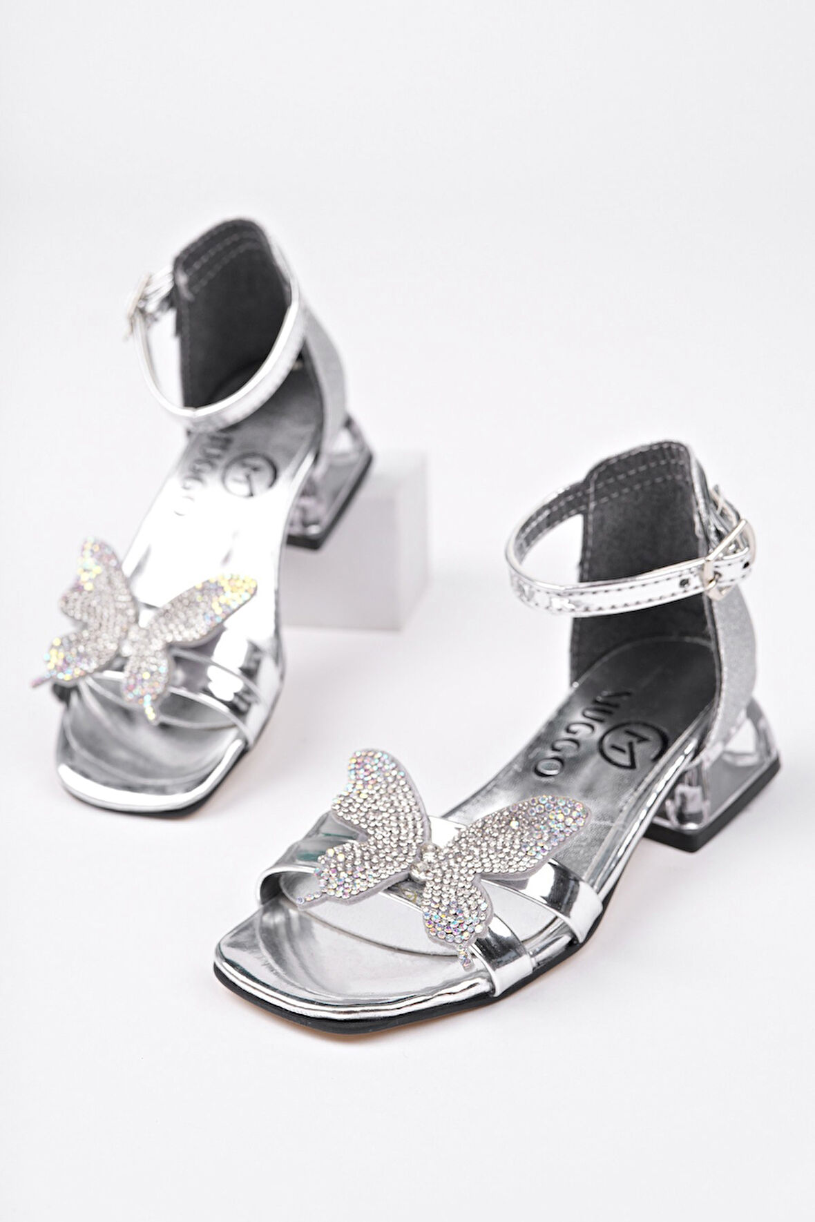 Muggo LOLA Kelebek Detaylı Bilekten Bağlamalı Kız Çocuk Kısa Topuklu Ayakkabı