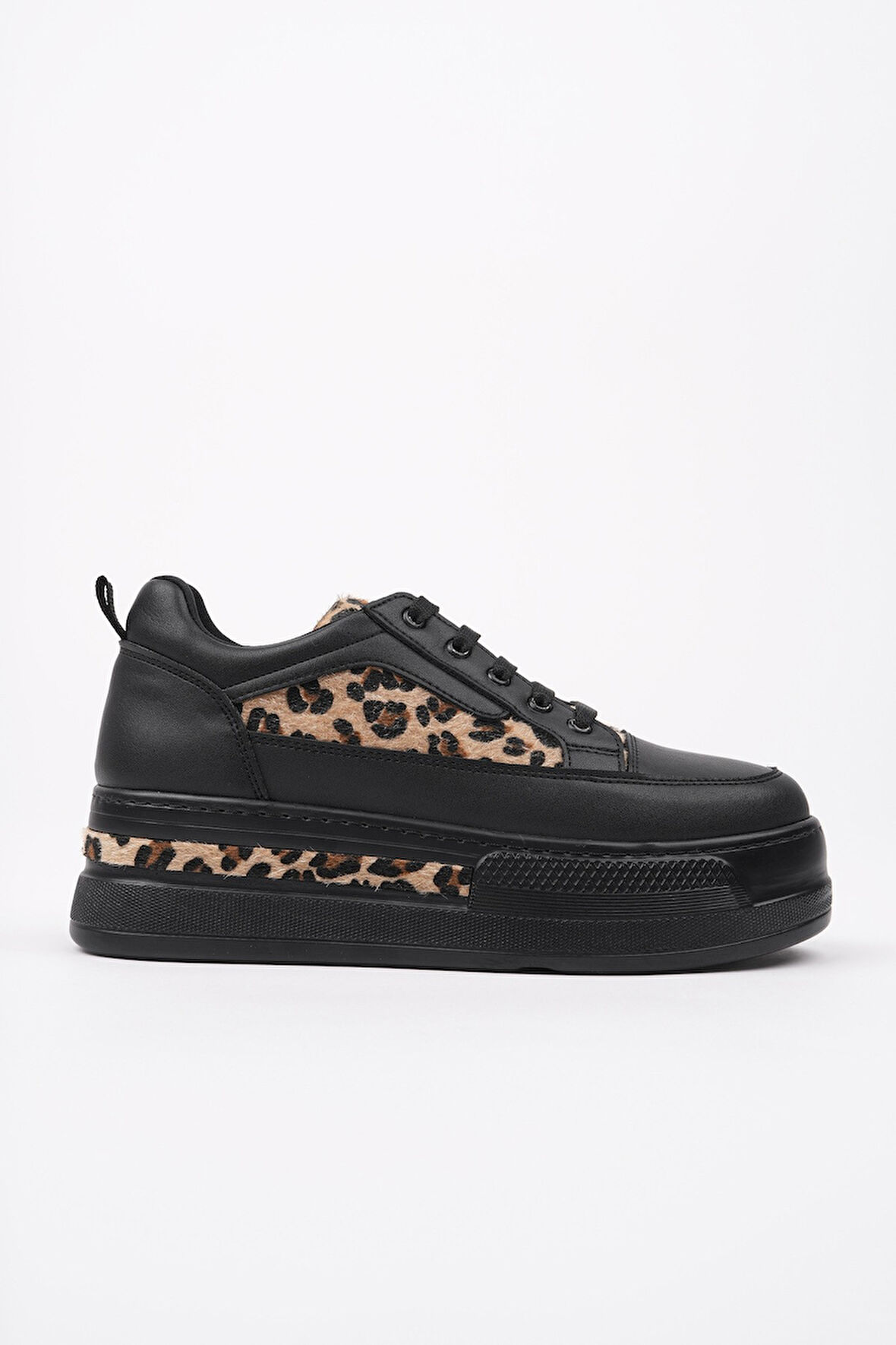 Muggo ZARİNA Kadın Kalın Taban Leopar Desenli Bağcıklı Günlük Sneaker Spor Ayakkabı