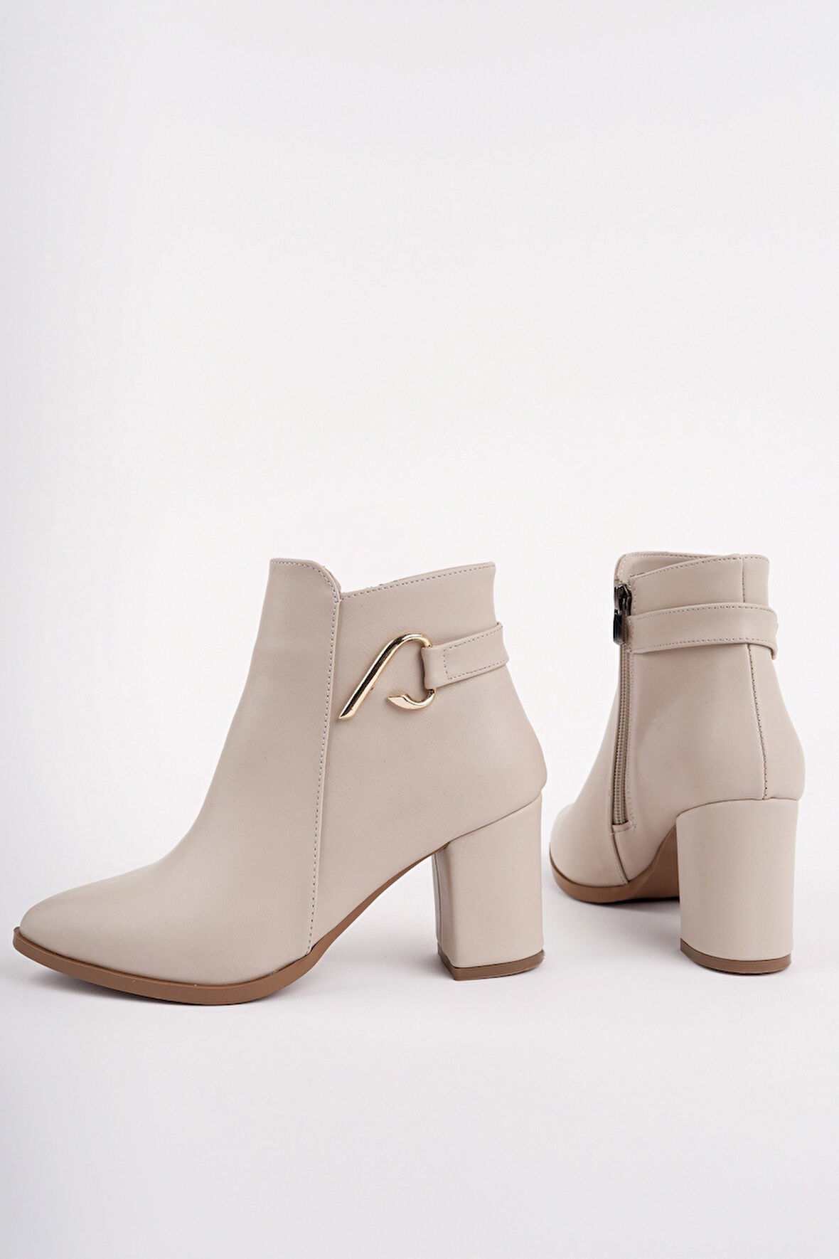 Muggo FORTİS Sivri Burun Toka Detaylı Fermuarlı Kalın Topuklu Kadın Bot