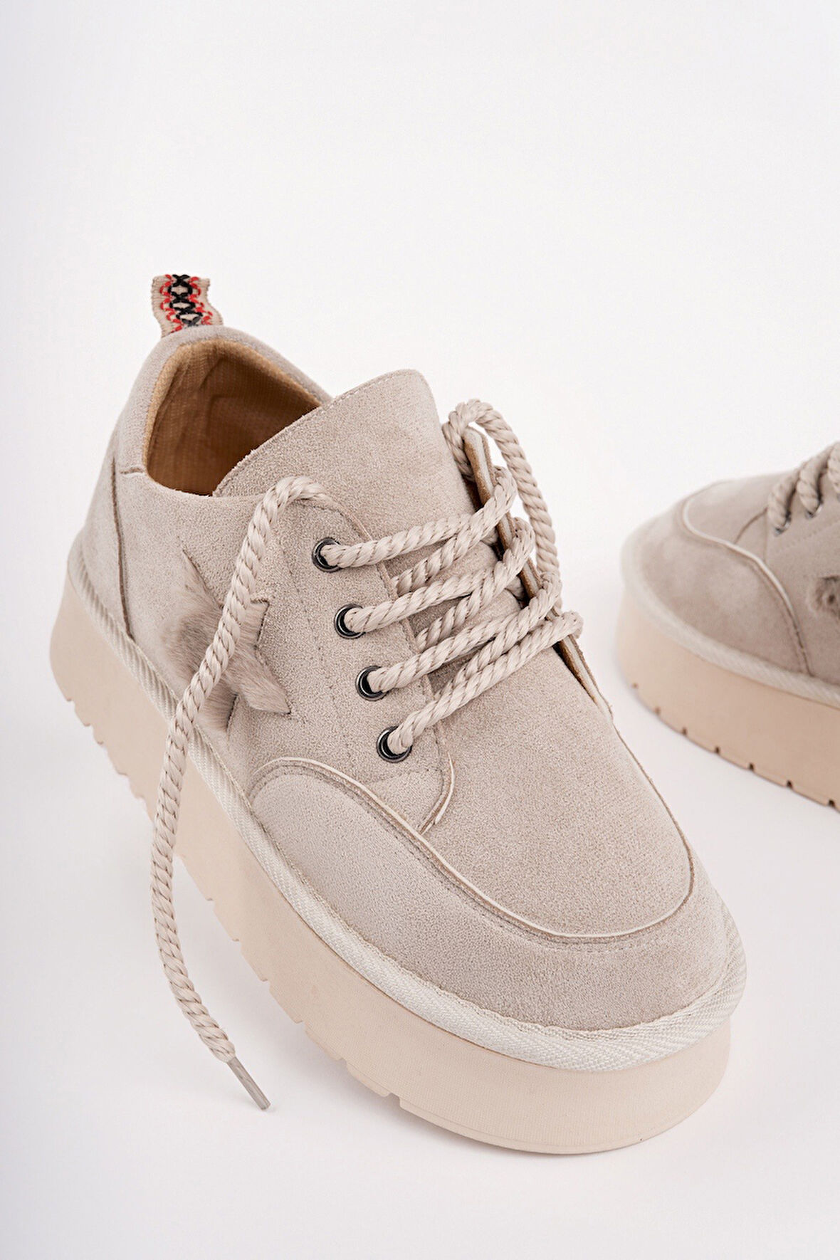 Muggo KOZMOS Kalın Taban Bağcıklı Yıldız Detaylı Kadın Kışlık Sneaker Spor Ayakkabı