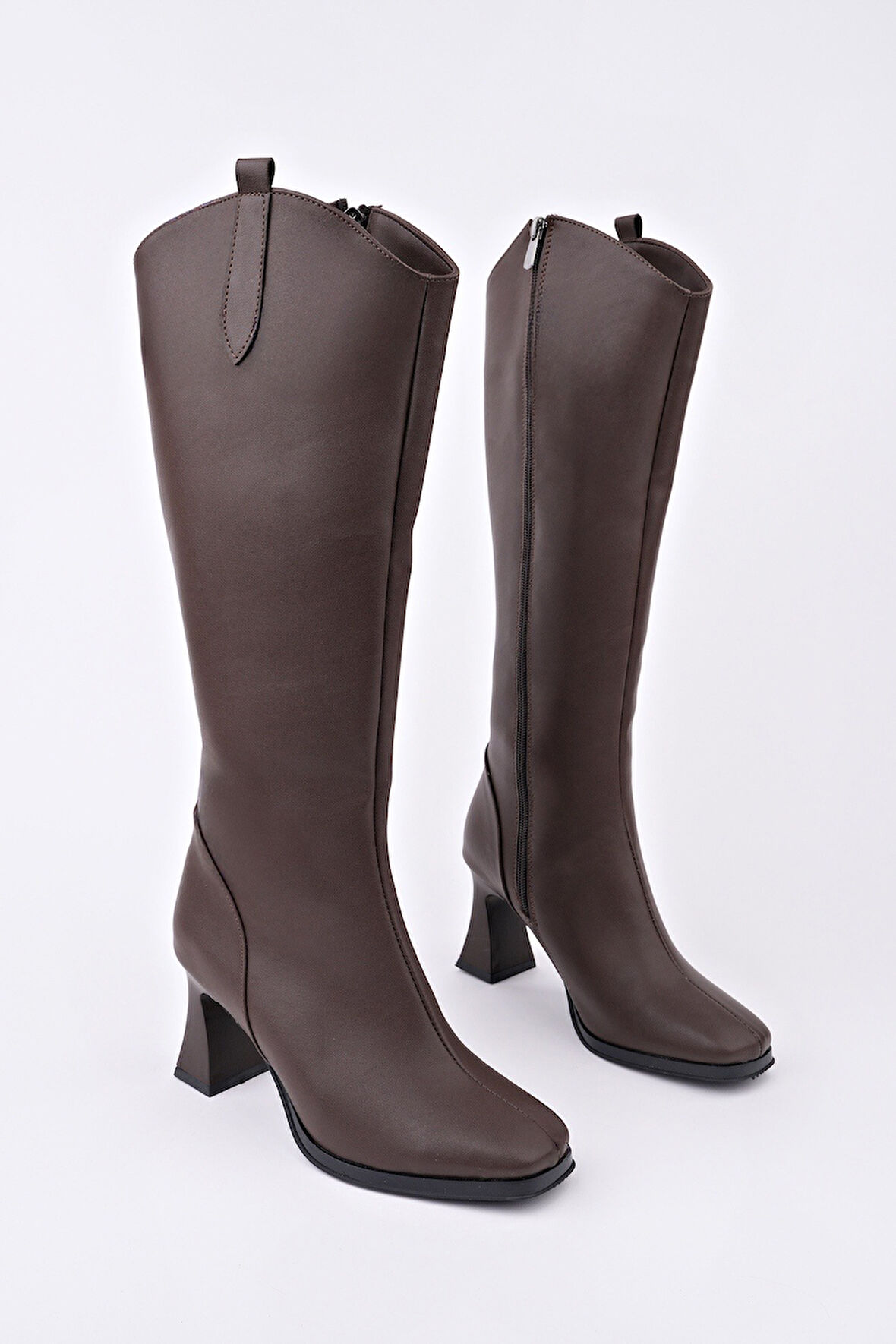 Muggo ASTORİA Küt Burun Yandan Fermuarlı Topuklu Kadın Çizme 