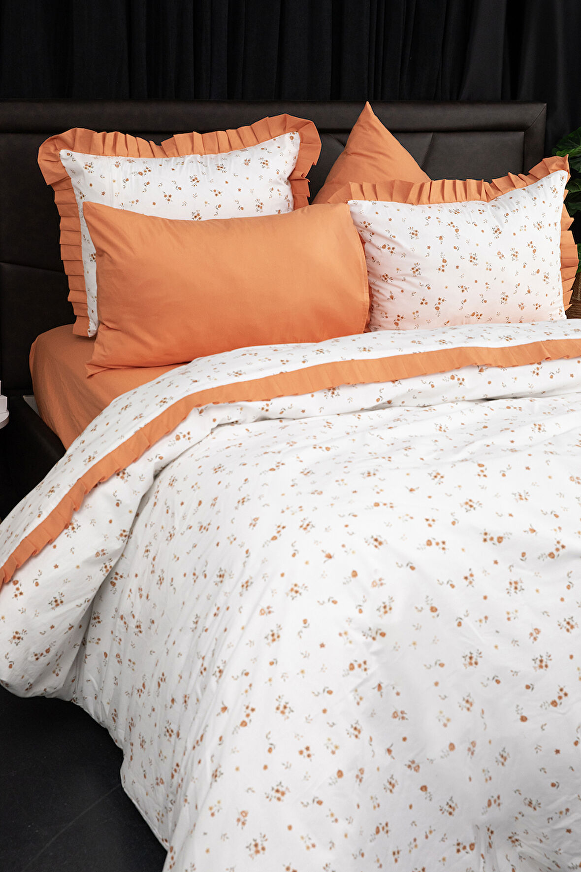 Floria Premium %100 Pamuk Fırfırlı Çift Kişilik Nevresim Takımı - Turuncu