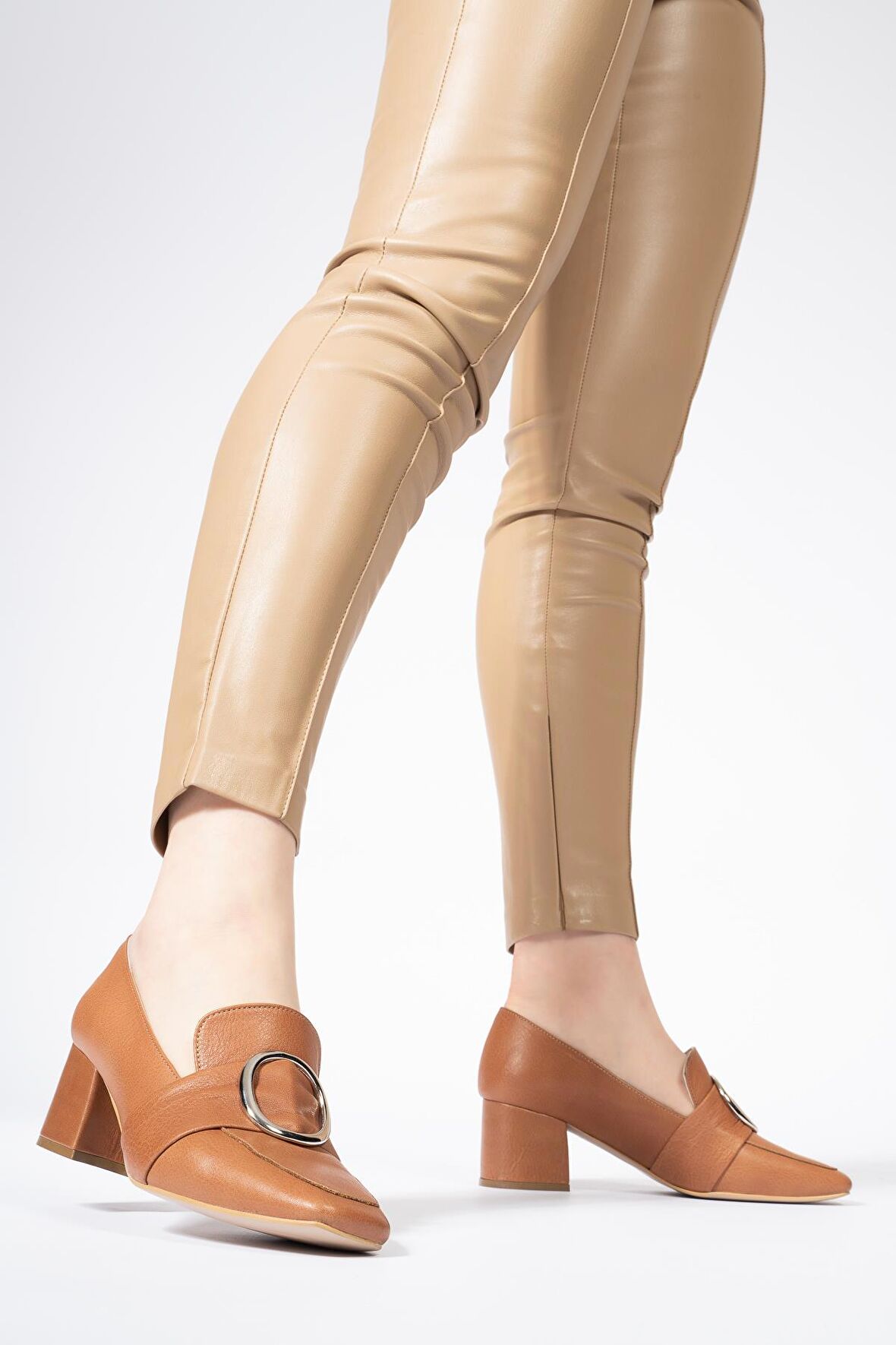 Hakiki Deri Kadın Loafer Günlük Önü Tokalı Casual Ayakkabı