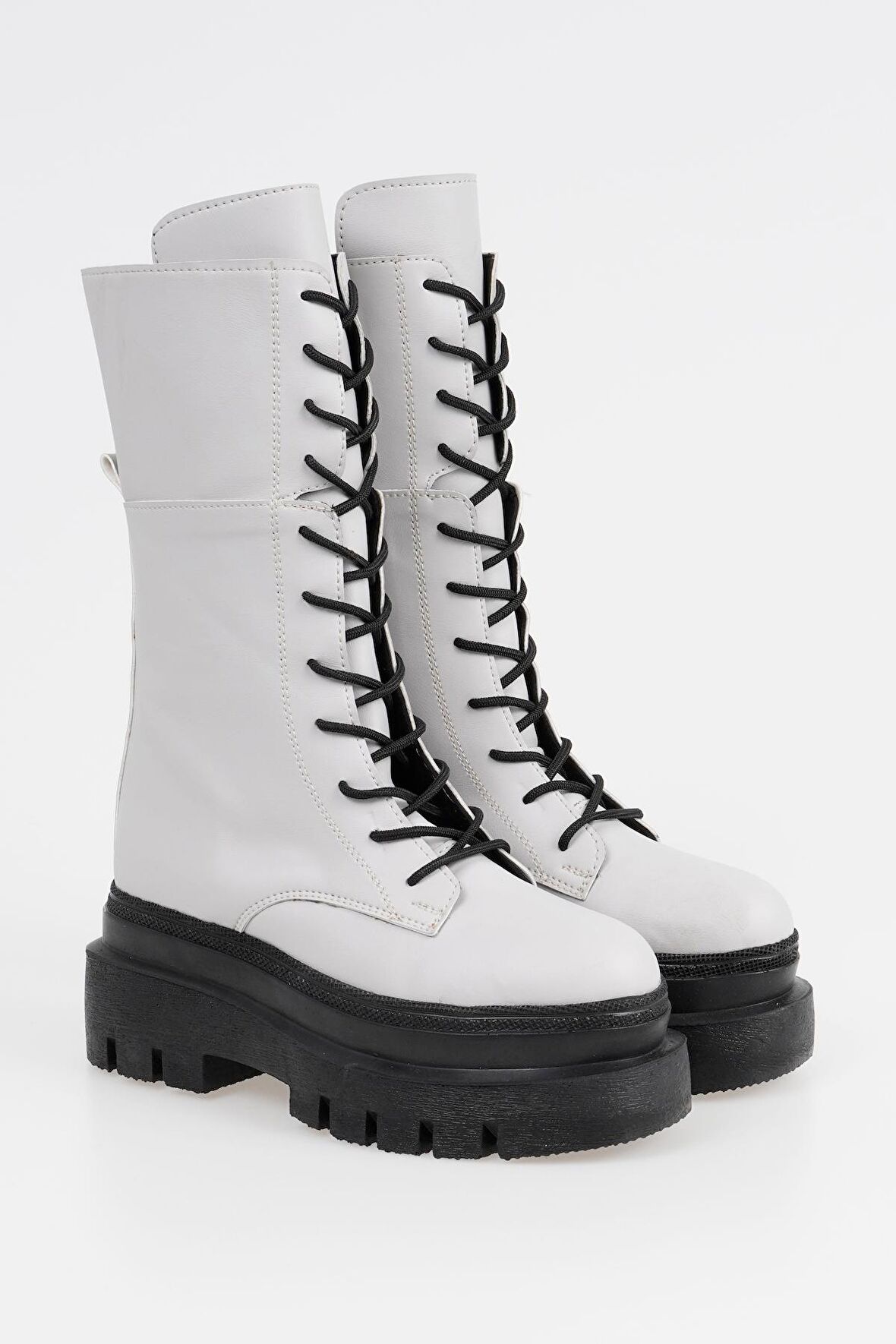 Kadın Bağcıklı Çizme Platform Taban Kışlık Ayakkabı