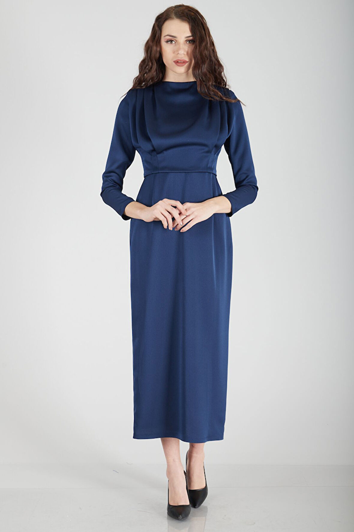 Lacivert Üzeri Pilise Detaylı Saten Tesettür Abiye Elbise 6502300.02