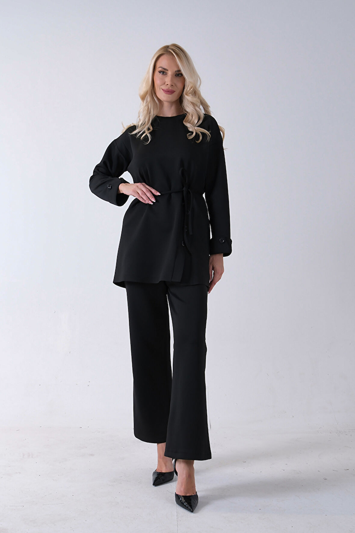 Siyah Bisiklet Yaka Önü Düğme Kapama Görünümlü Pantolonlu Scuba Takım 4592265.01