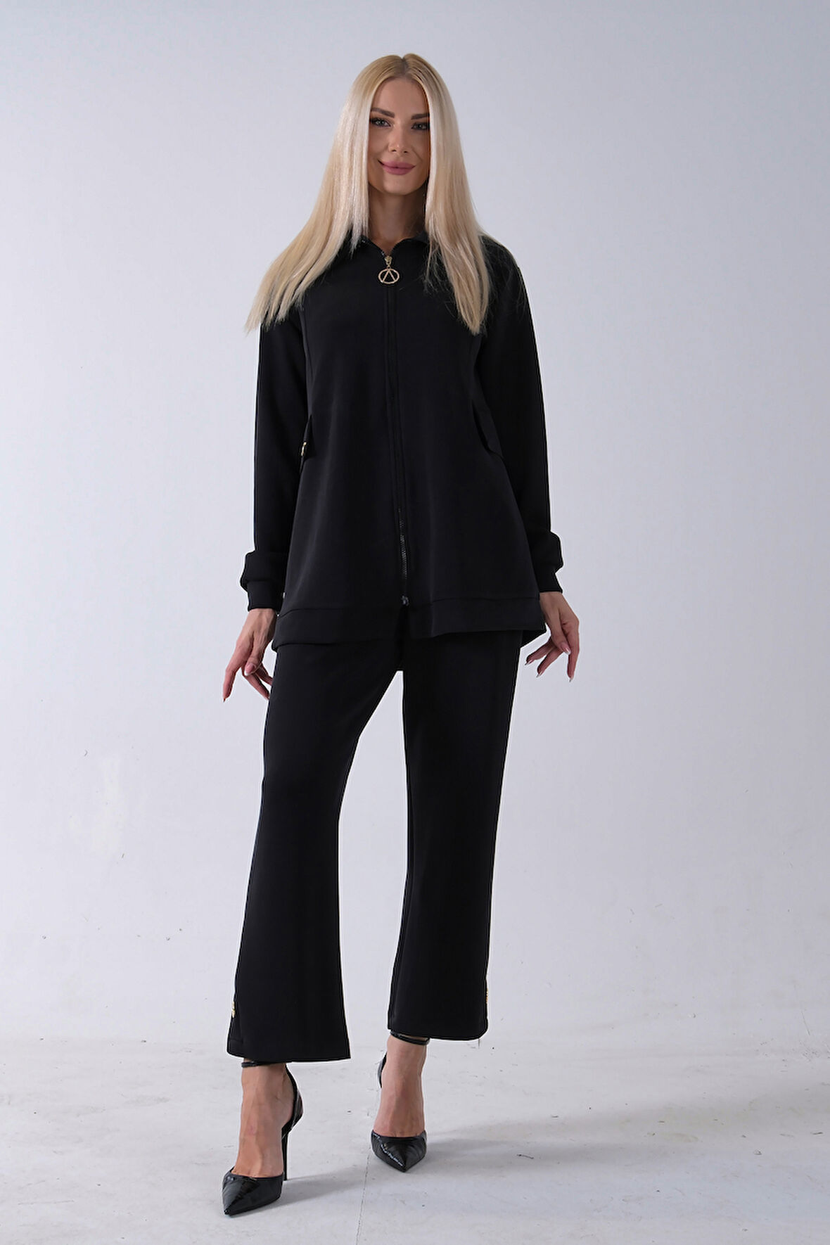 Siyah Fermuar Kapamalı 2 Cep Görünüm Detaylı Sweat Pantolonlu Takım 4577266.01