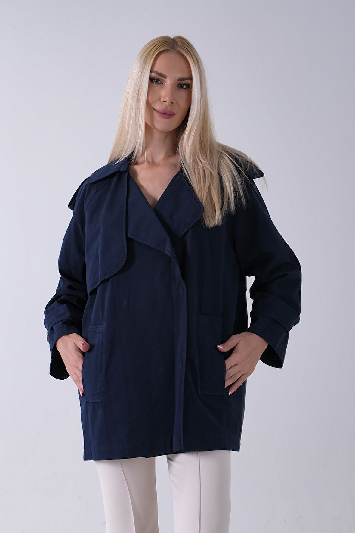 Lacivert Yandan Cepli Omuz Apolet Detaylı Trenç 422234.02