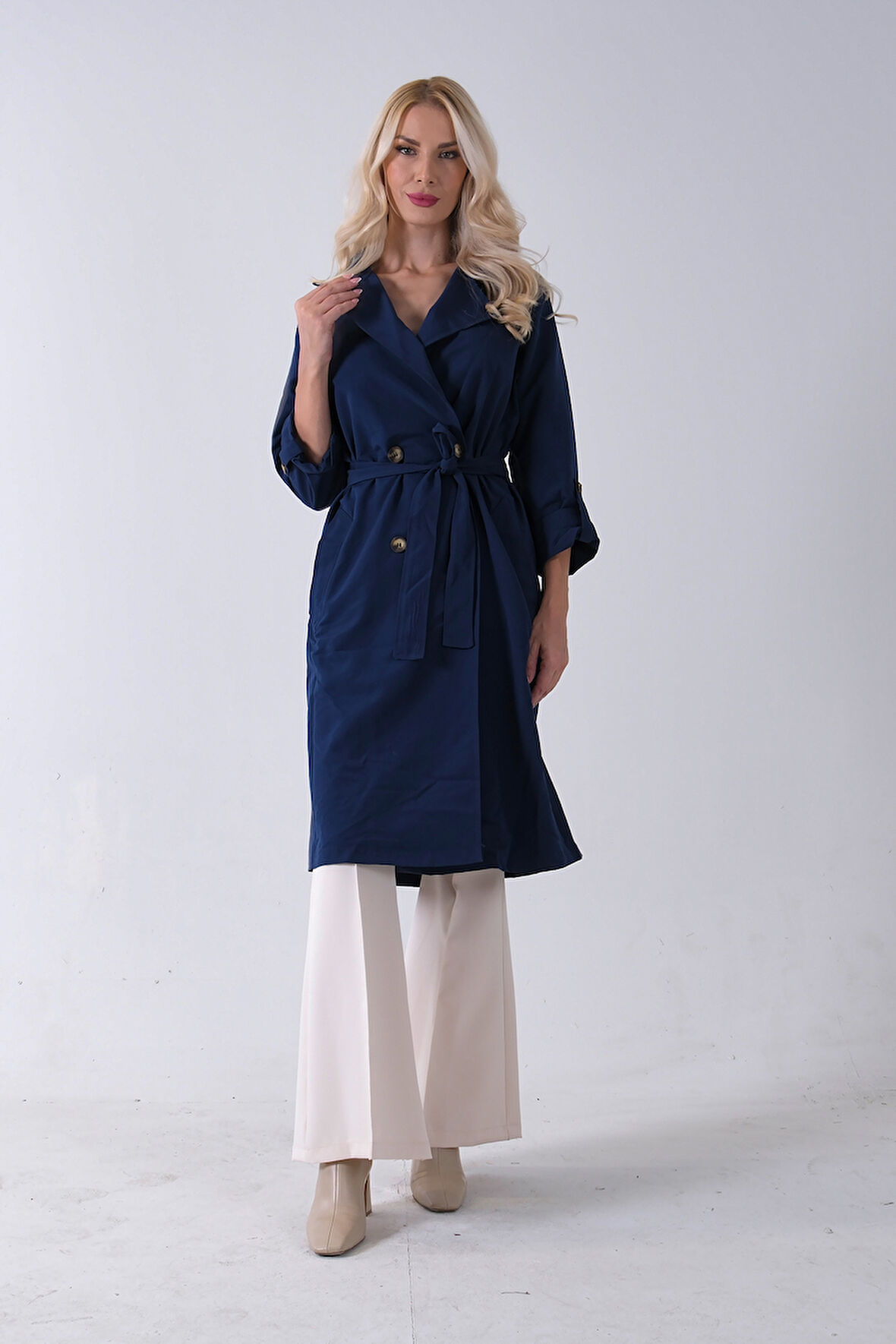 Lacivert Önden Düğme Kapamalı Yandan Cepli Kuşaklı Uzun Trenç 4200823.02