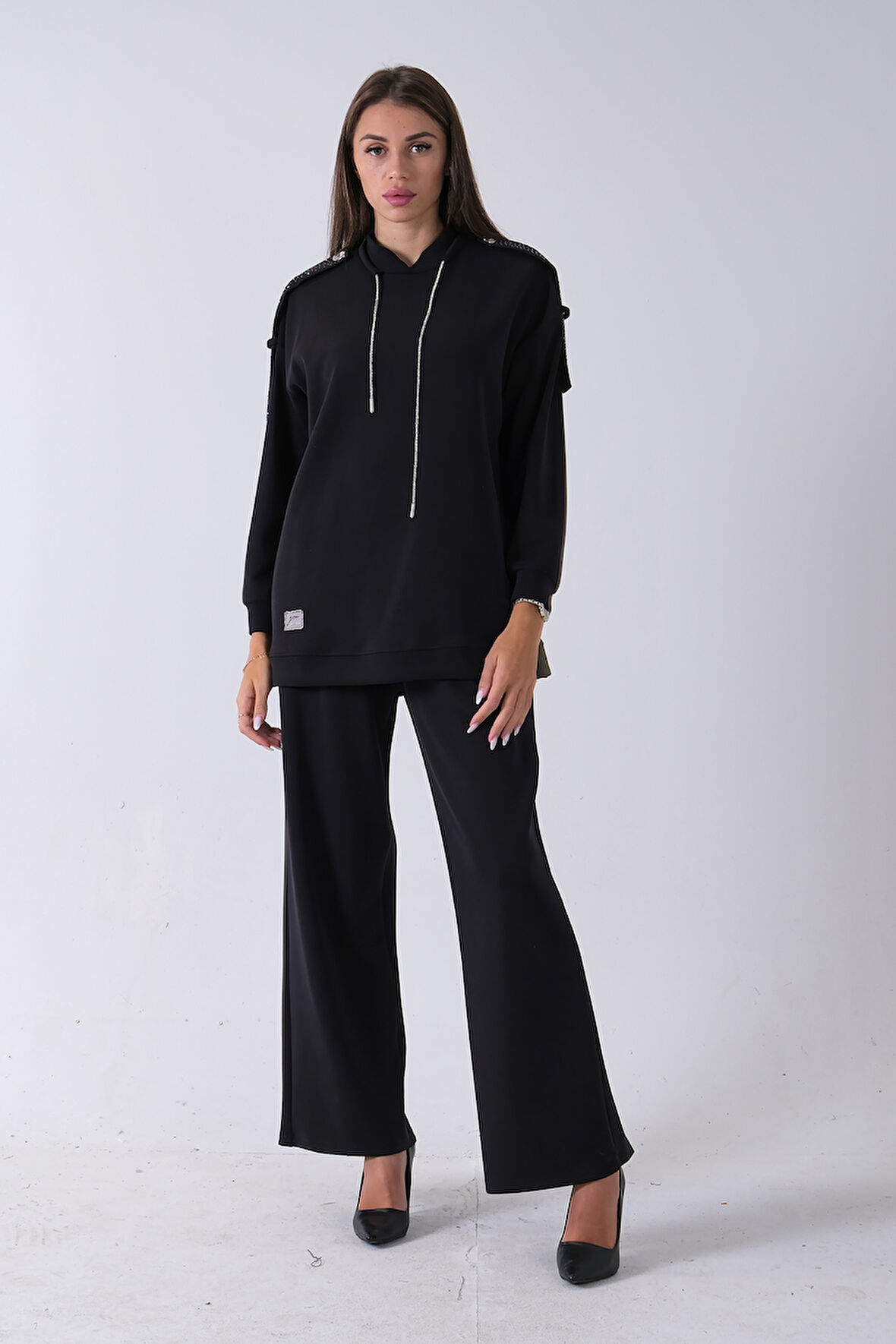 Siyah Omuz Apolet Detaylı Yakası İpli Tunik Pantolonlu Takım 4577281.01