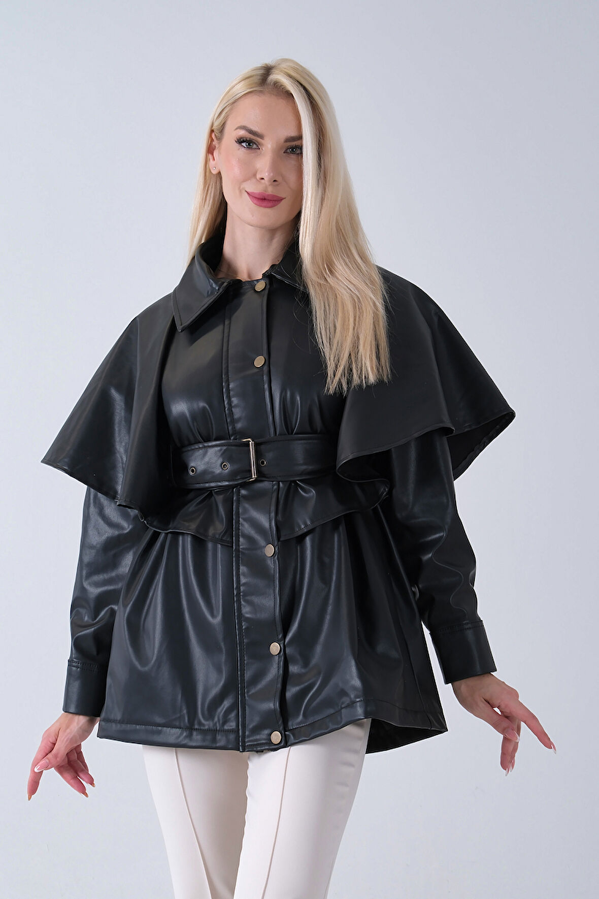 Siyah Yakalı Kendinden Pelerinli Kemerli Deri Ceket 5309366.01