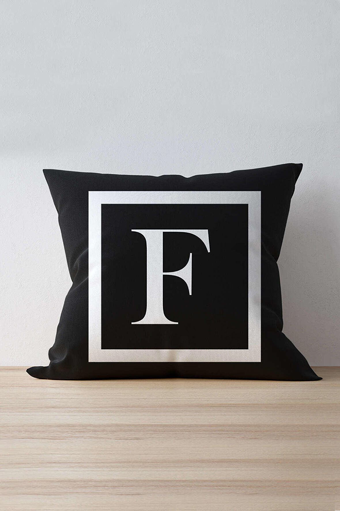 Harfli Kırlent Yastık Kılıfı F Harfi - 43x43 cm