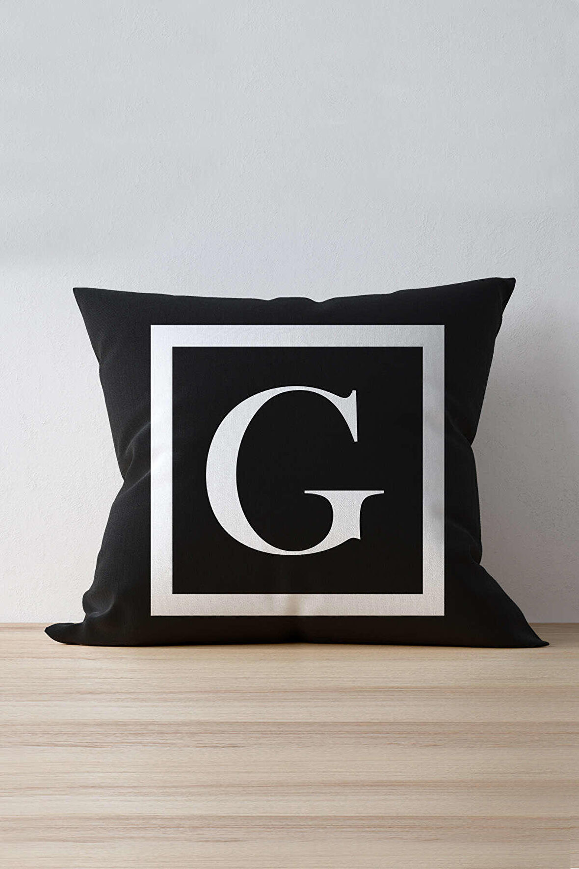 Harfli Kırlent Yastık Kılıfı G Harfi - 43x43 cm