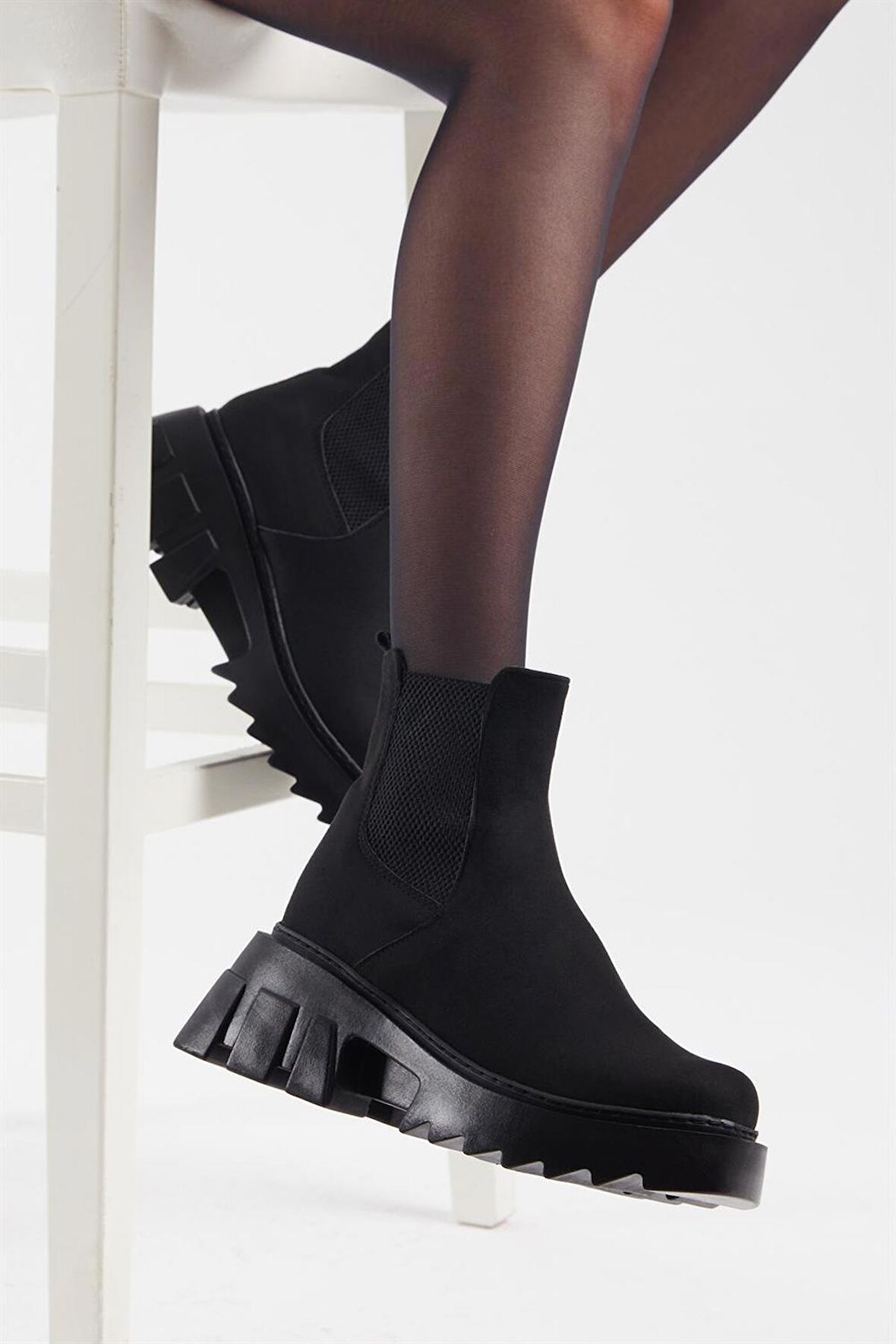 Tonny Black Kadın Siyah Süet Lastikli Rahat Kalıp Bot