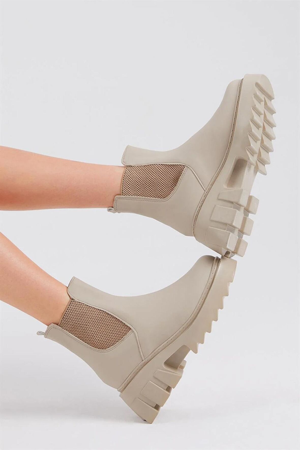 Tonny Black Kadın Krem Cilt Lastikli Rahat Kalıp Bot