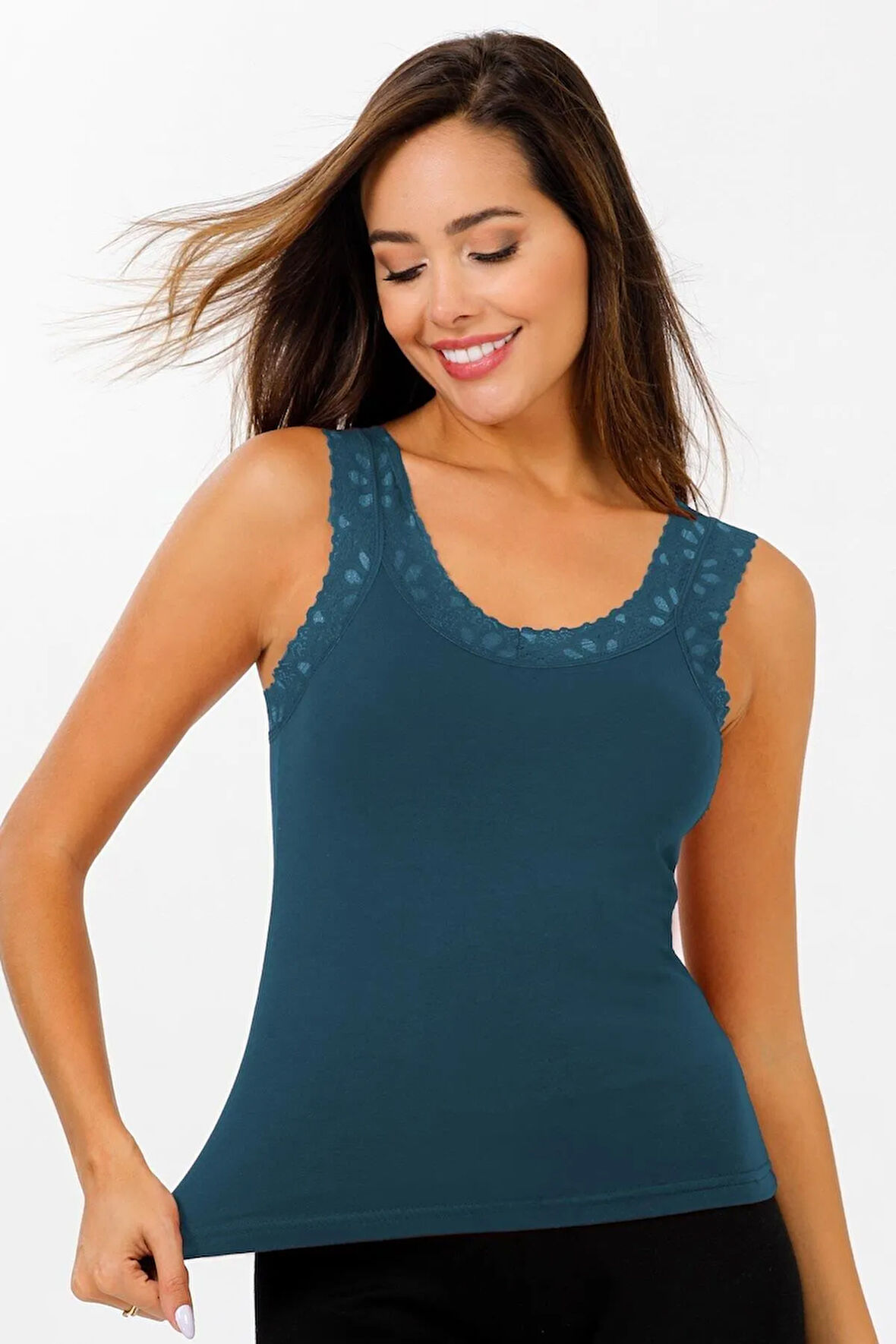 Kadın Yaka Ve Askı Dantelli Pamuklu Atlet