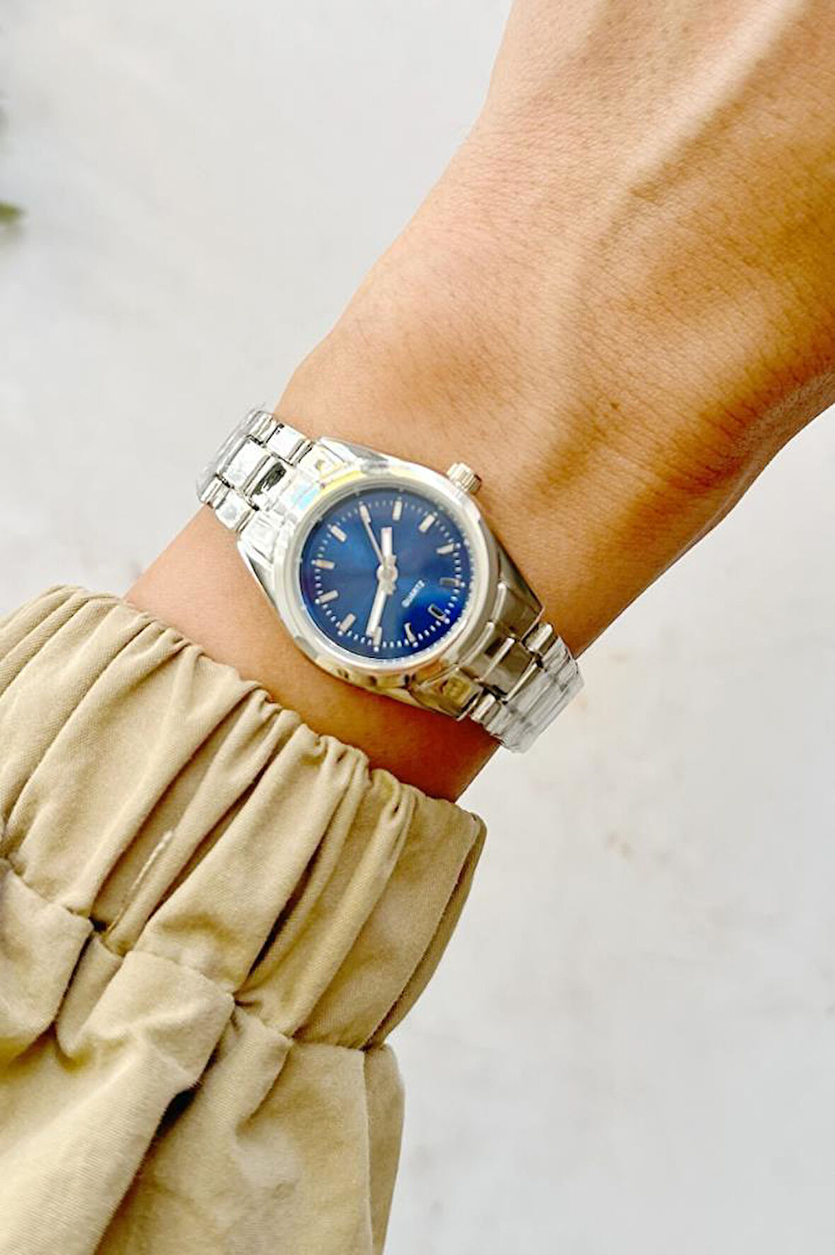 Valinor Gri Kordon Lacivert Kadran Kadın Kol Saati