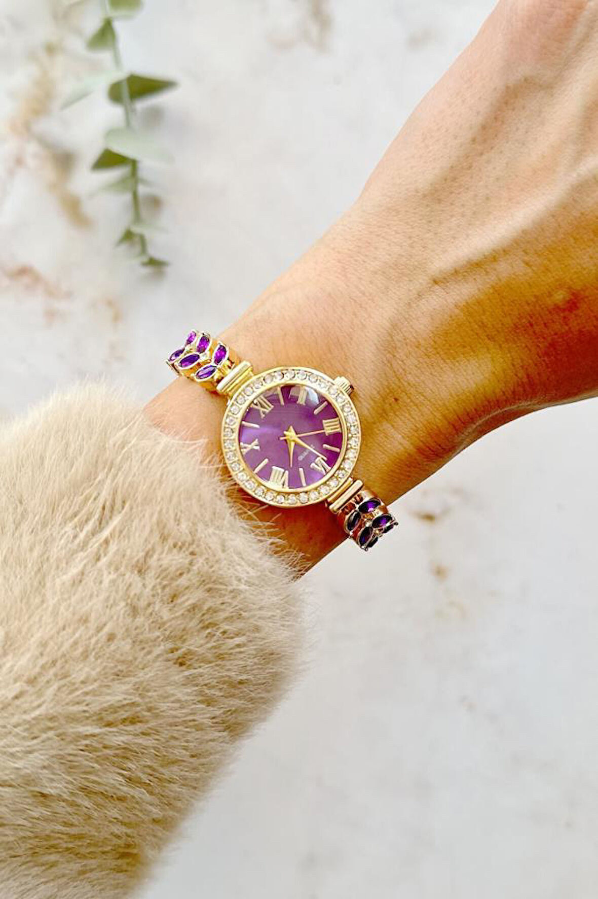 Dienna Gold Kordon Mor Taşlı Kadın Kol Saati