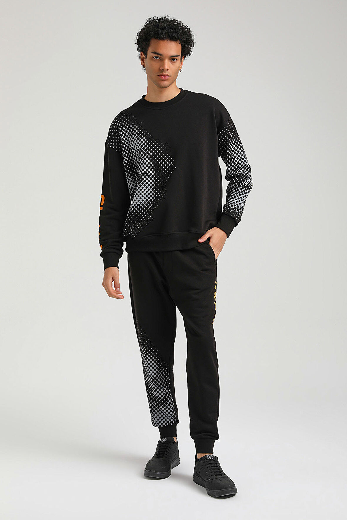 Bisiklet Yaka Siyah Slim Fit Eşofman 23FWM60157