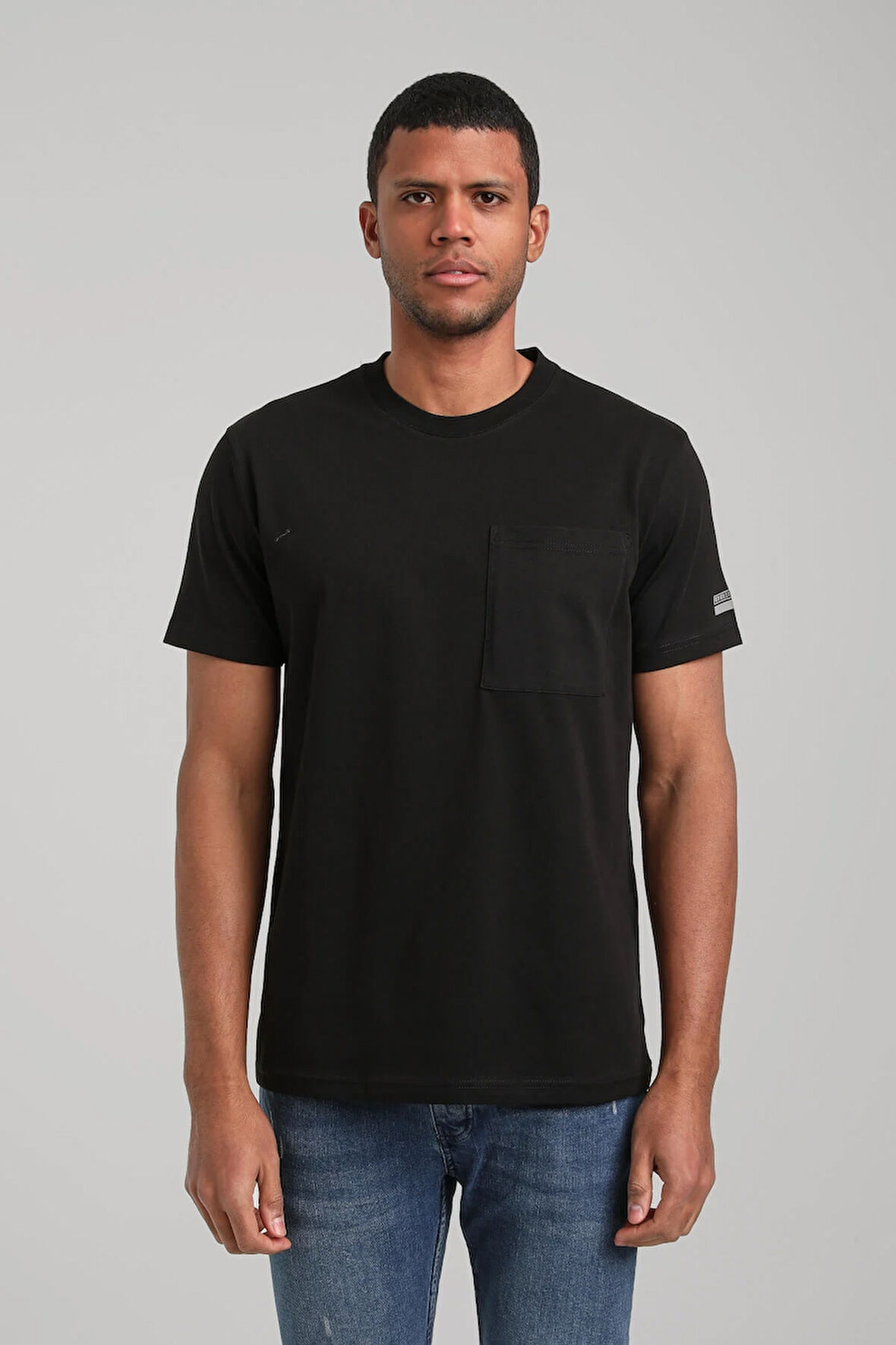 Bisiklet Yaka Siyah Slim Fit Tişört 24SSM20273