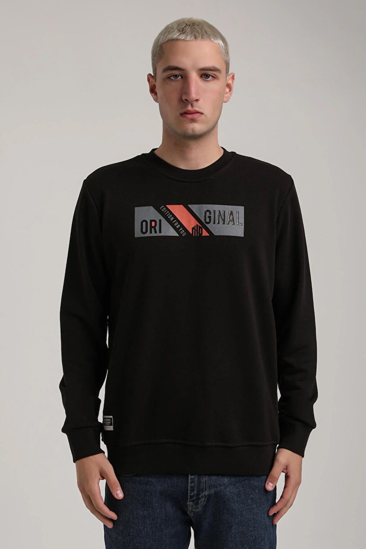 Bisiklet Yaka Siyah Slim Fit Sweatshirt 24FWM60184