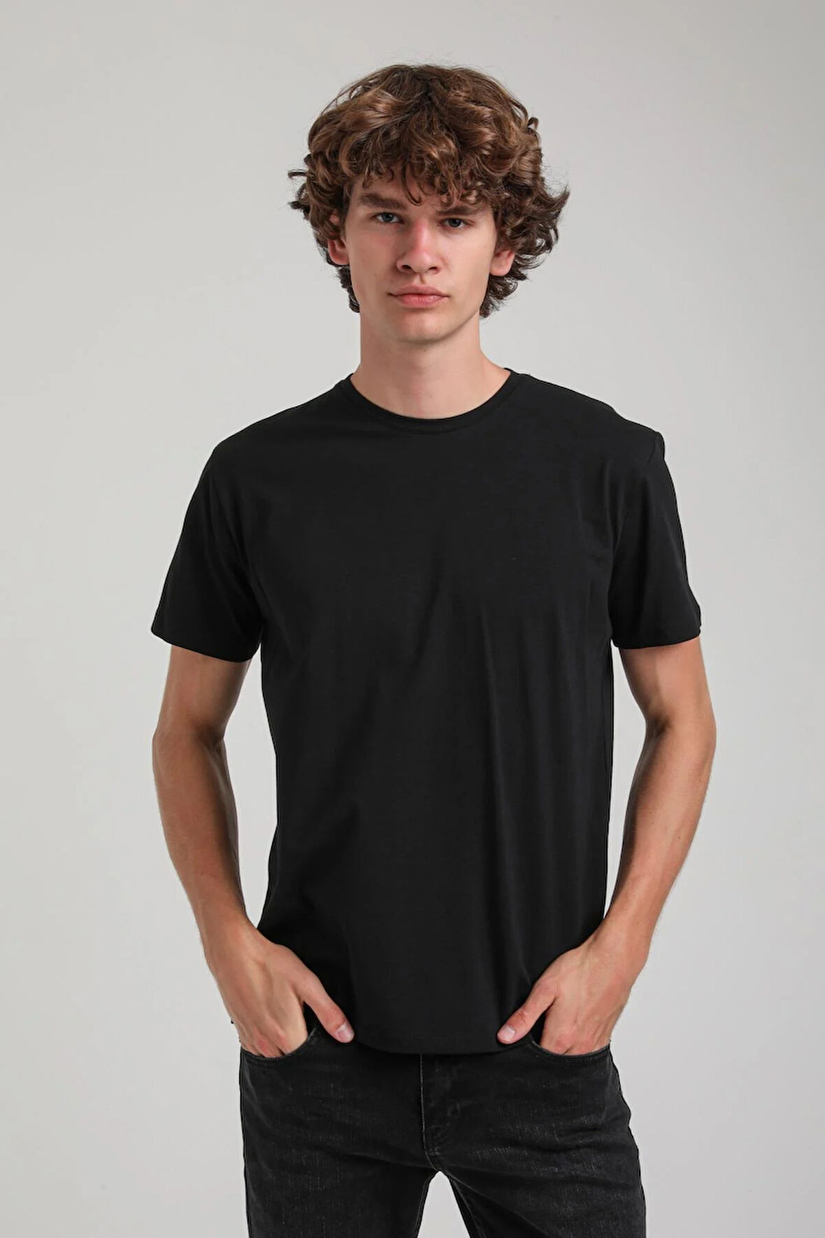 Siyah Slim Fit Basic Pamuklu Tişört 25SSM20341