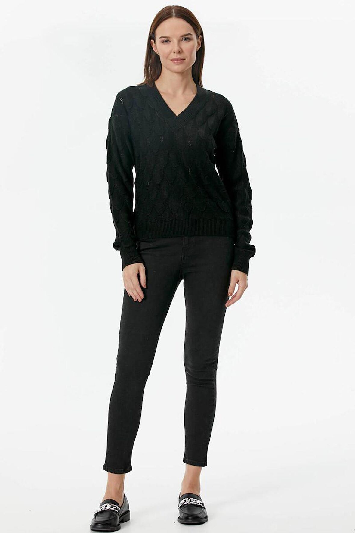 V Yaka Yaprak Desenli Triko Kazak - Siyah