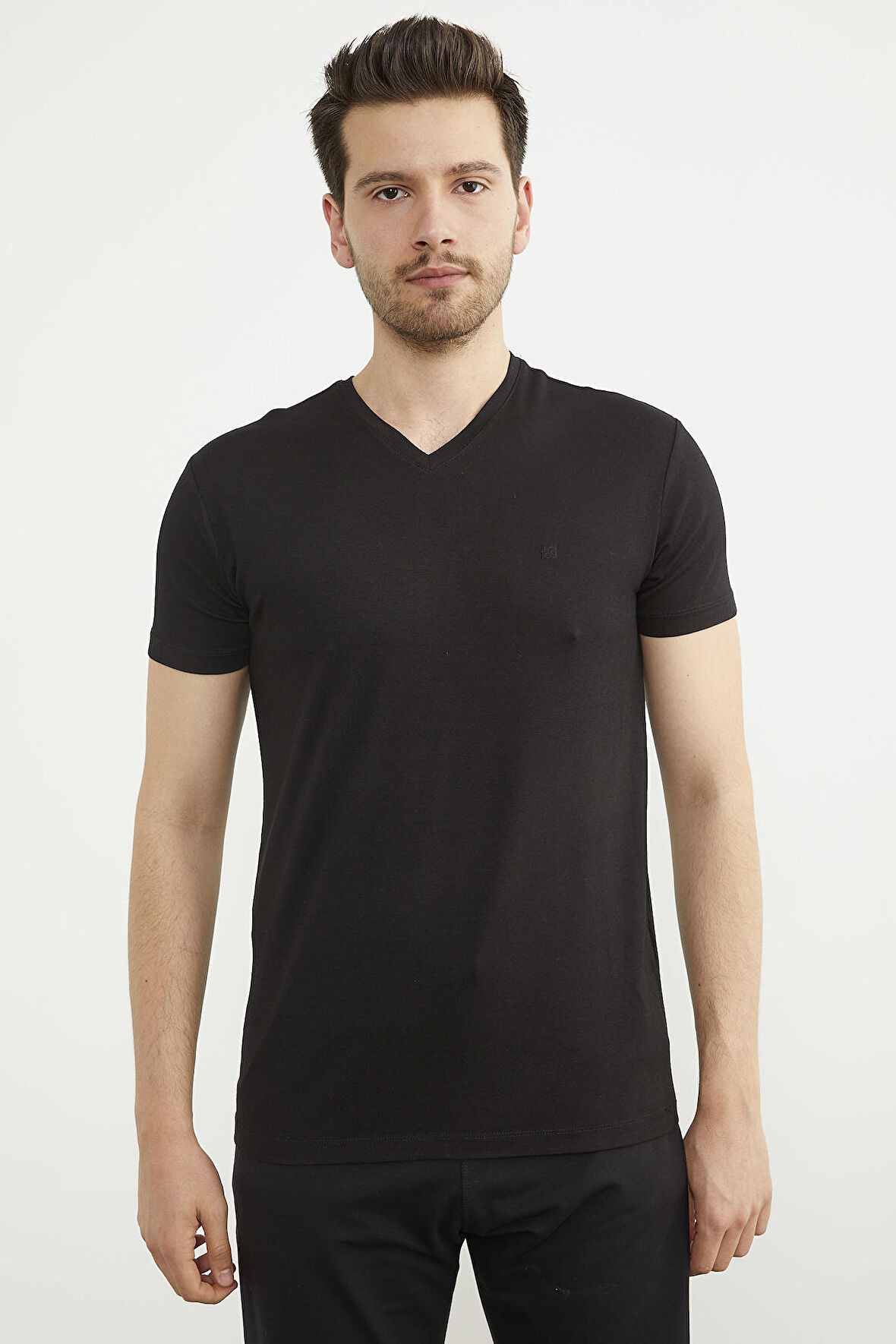 V Yaka Basic Kısa Kol Tişört - Siyah