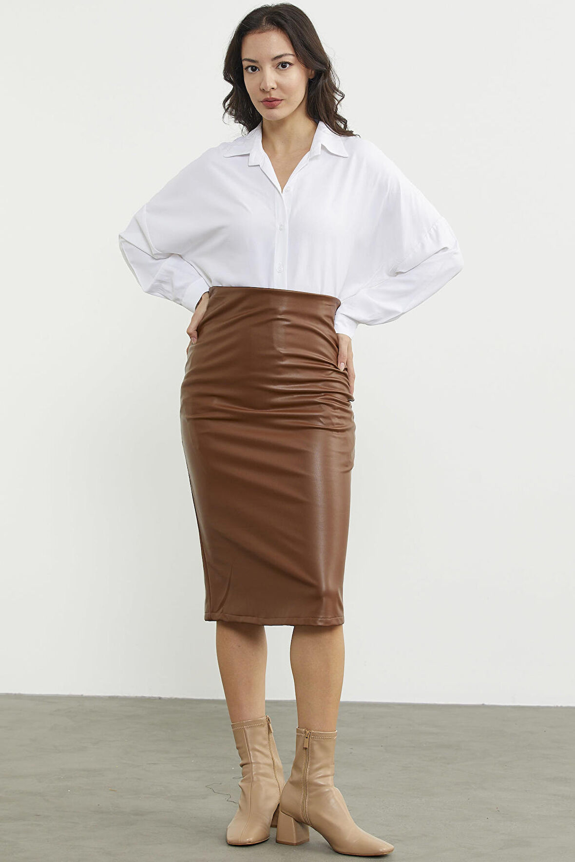 Diz Boy Suni Deri Etek - Kahve