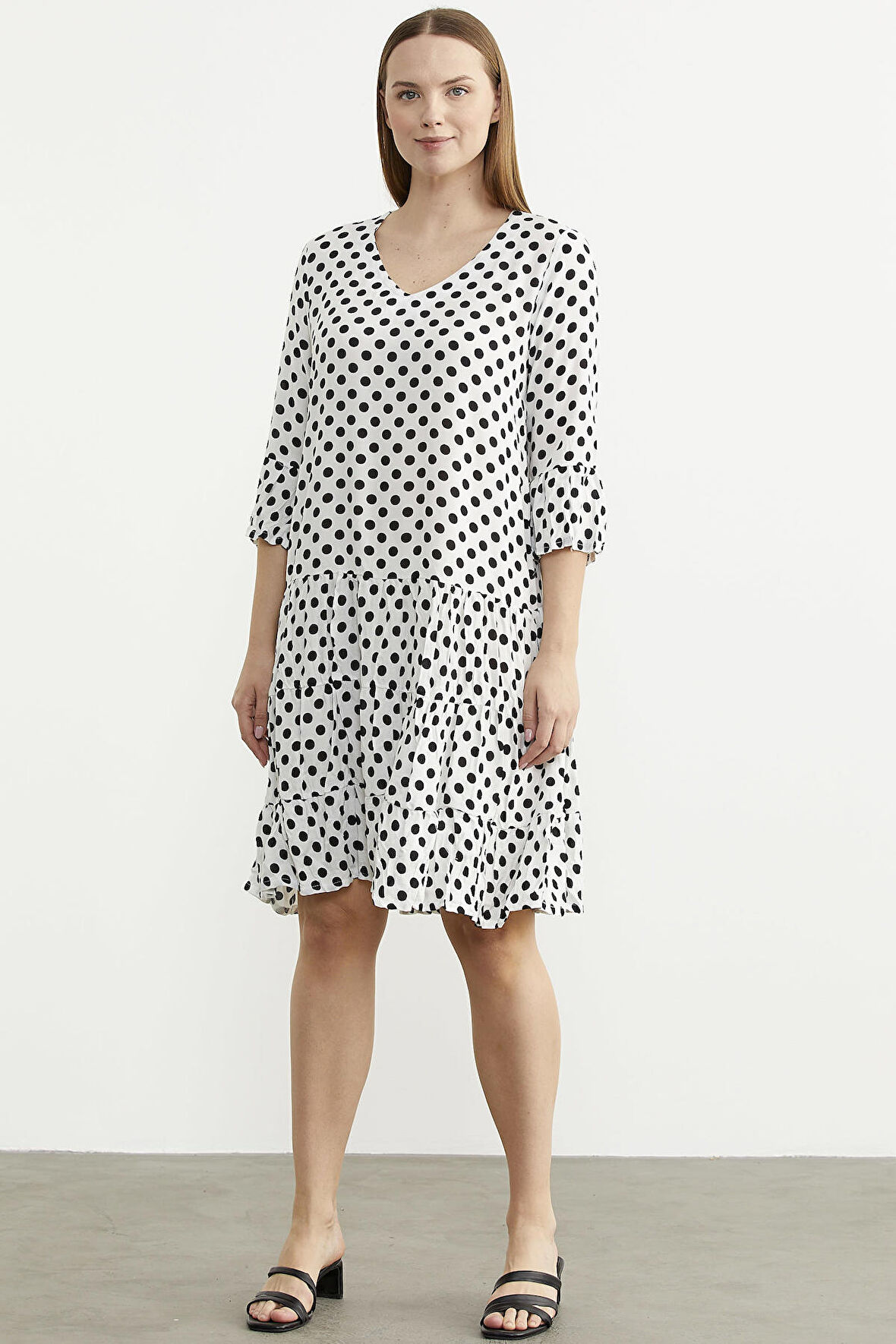 Puantiye Desenli Rahat Kalıp Dökümlü Elbise - Ekru