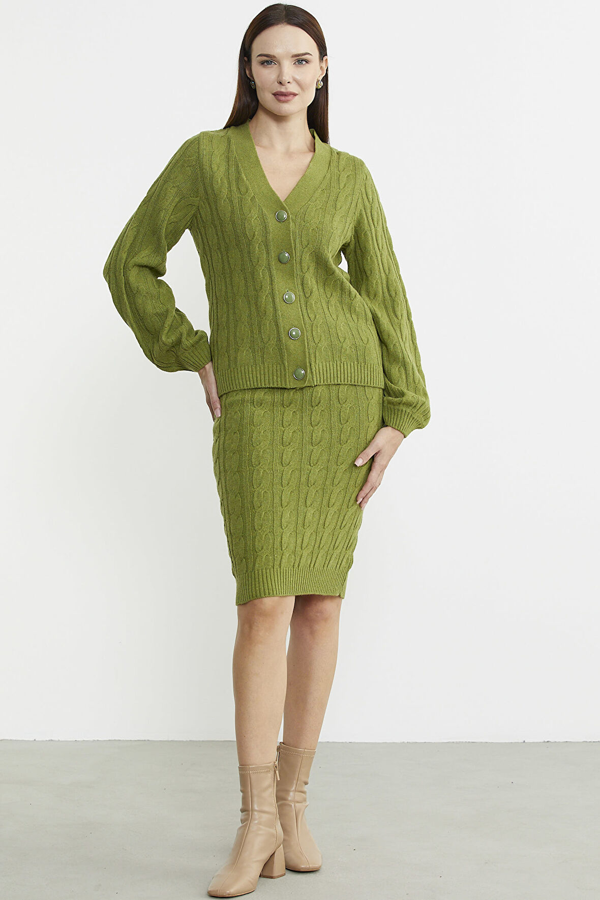 Saç Örgüsü Motifli Etekli Yünlü Triko Takım - Yeşil