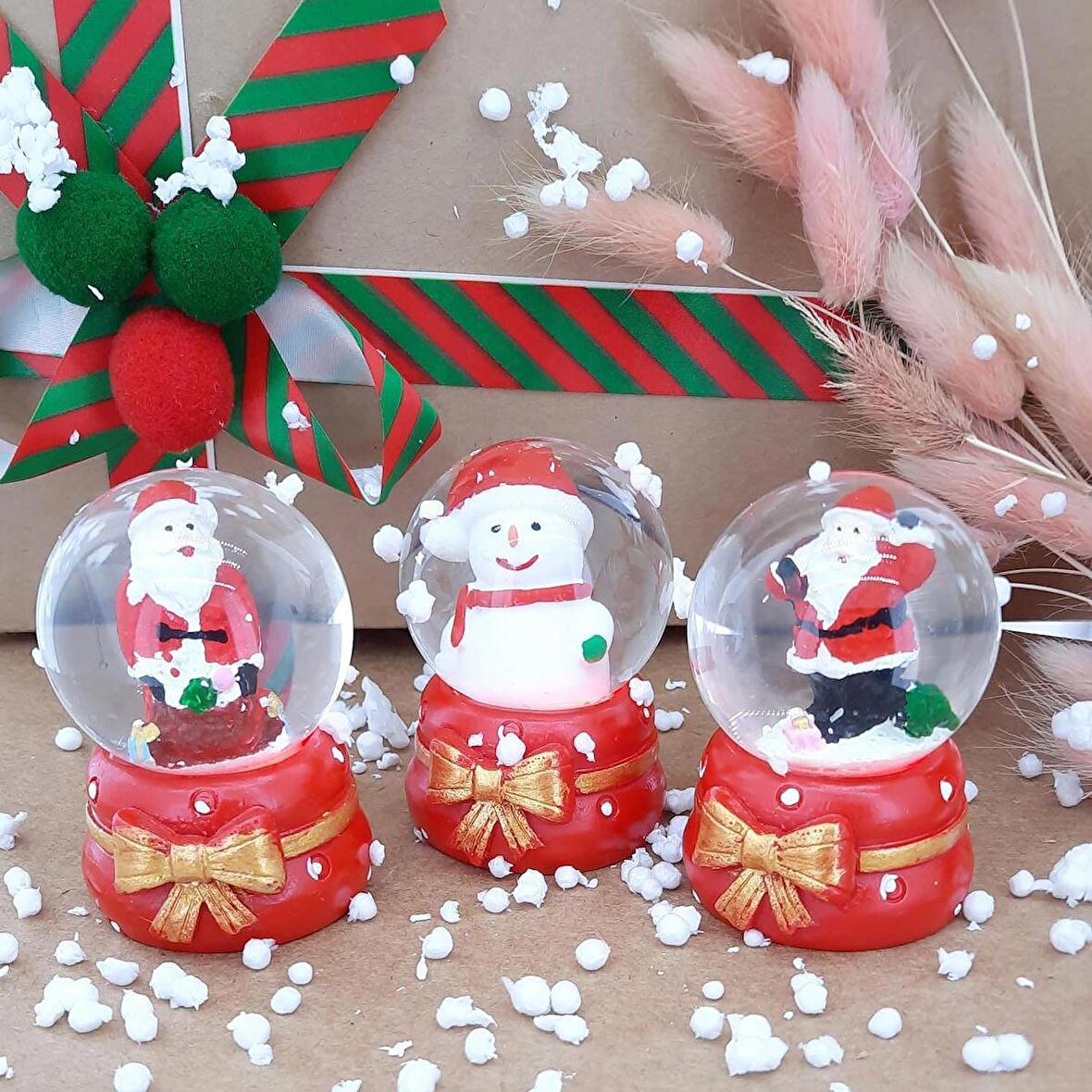 Coverzone Noel Baba Kardan Adam 3'lü Set Masaüstü Cam Küre Aydınlatma Dekoratif Hediyelik Yılbaşı veya Doğum Günlerine Özel Tasarım 6cm x 4cm No:5 [Enerji Sınıfı A]