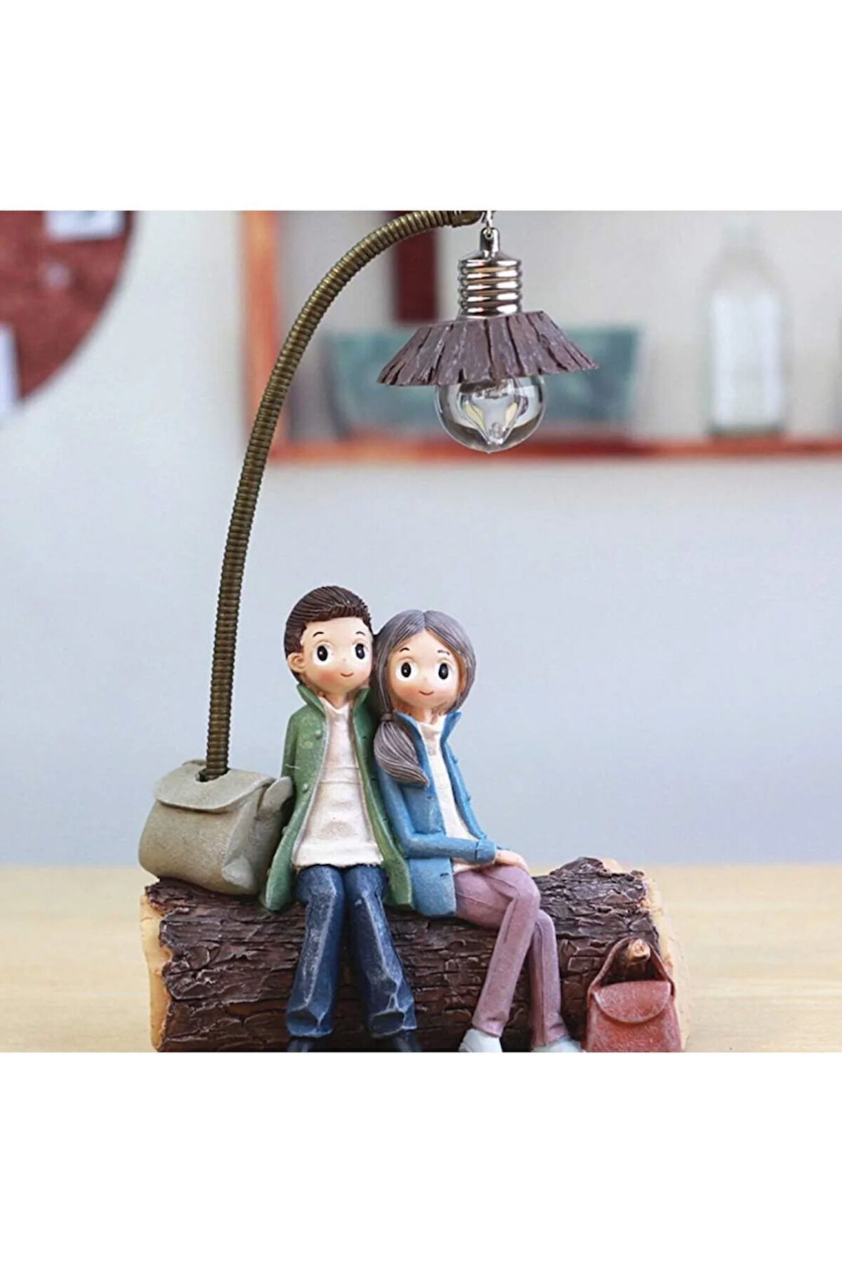 Sevgili Çift Biblo Dekoratif ve Şık Bir Hediyelik Eşya Pilli Lambası ile Aydınlatma Işıklı Biblo