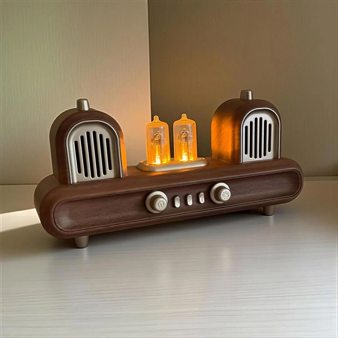 Coverzone Mini Retro Bluetooth Hoparlör FM Radyo, LED Işıklı, 10W Güçlü Ses, USB TF AUX Destekli | AS33